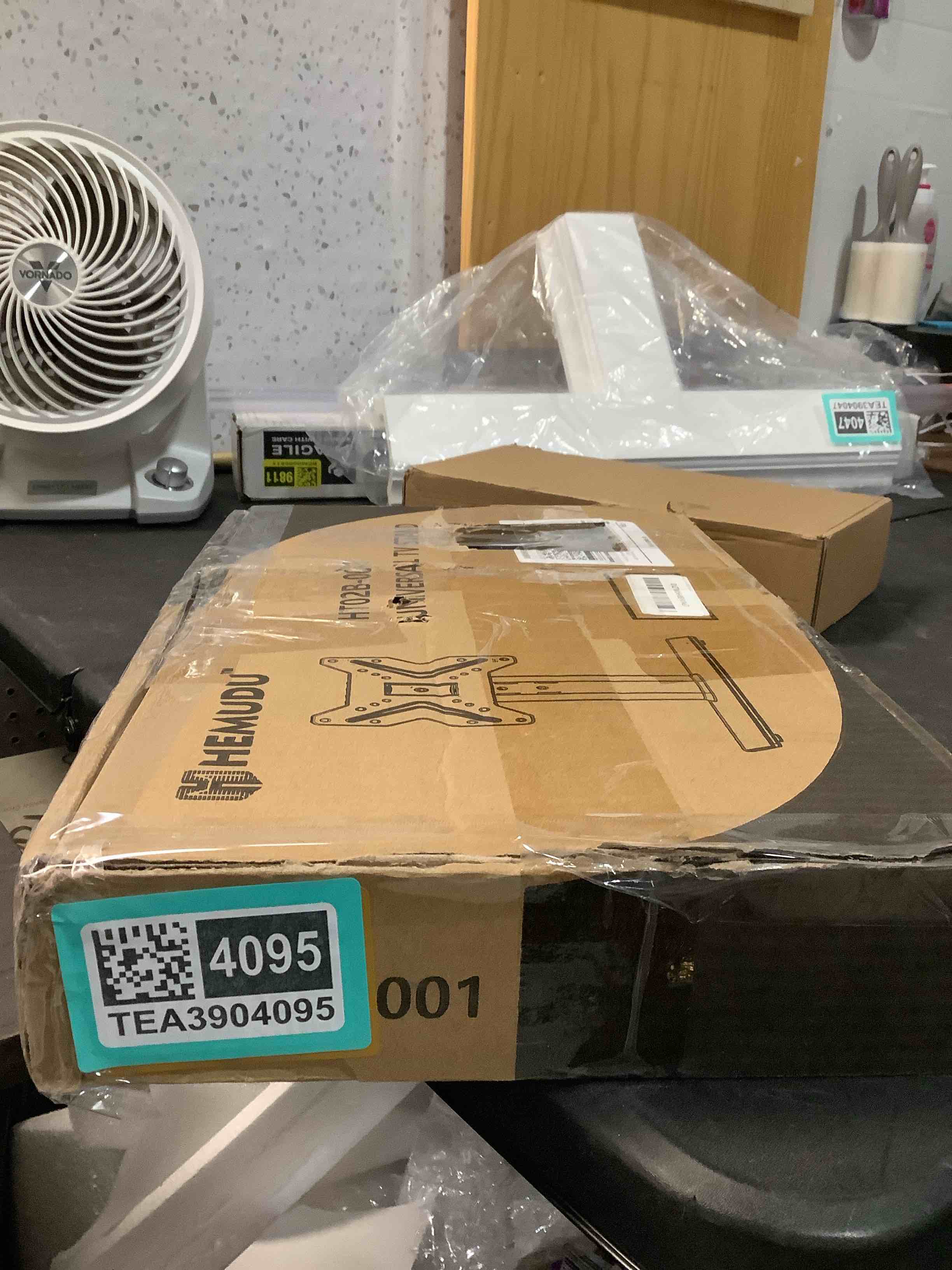 https://s3.amazonaws.com/lotting-images-prod/NKYBargainOutlett/TEA3904095_1777575694735.jpeg