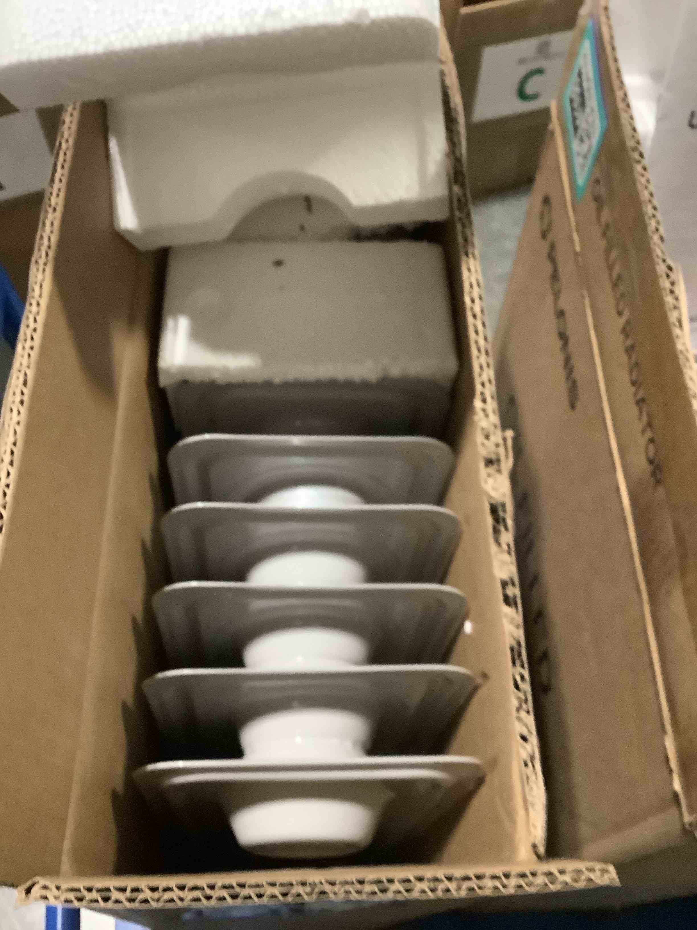 https://s3.amazonaws.com/lotting-images-prod/NKYBargainOutlett/TEA3904169_1777905078474.jpeg