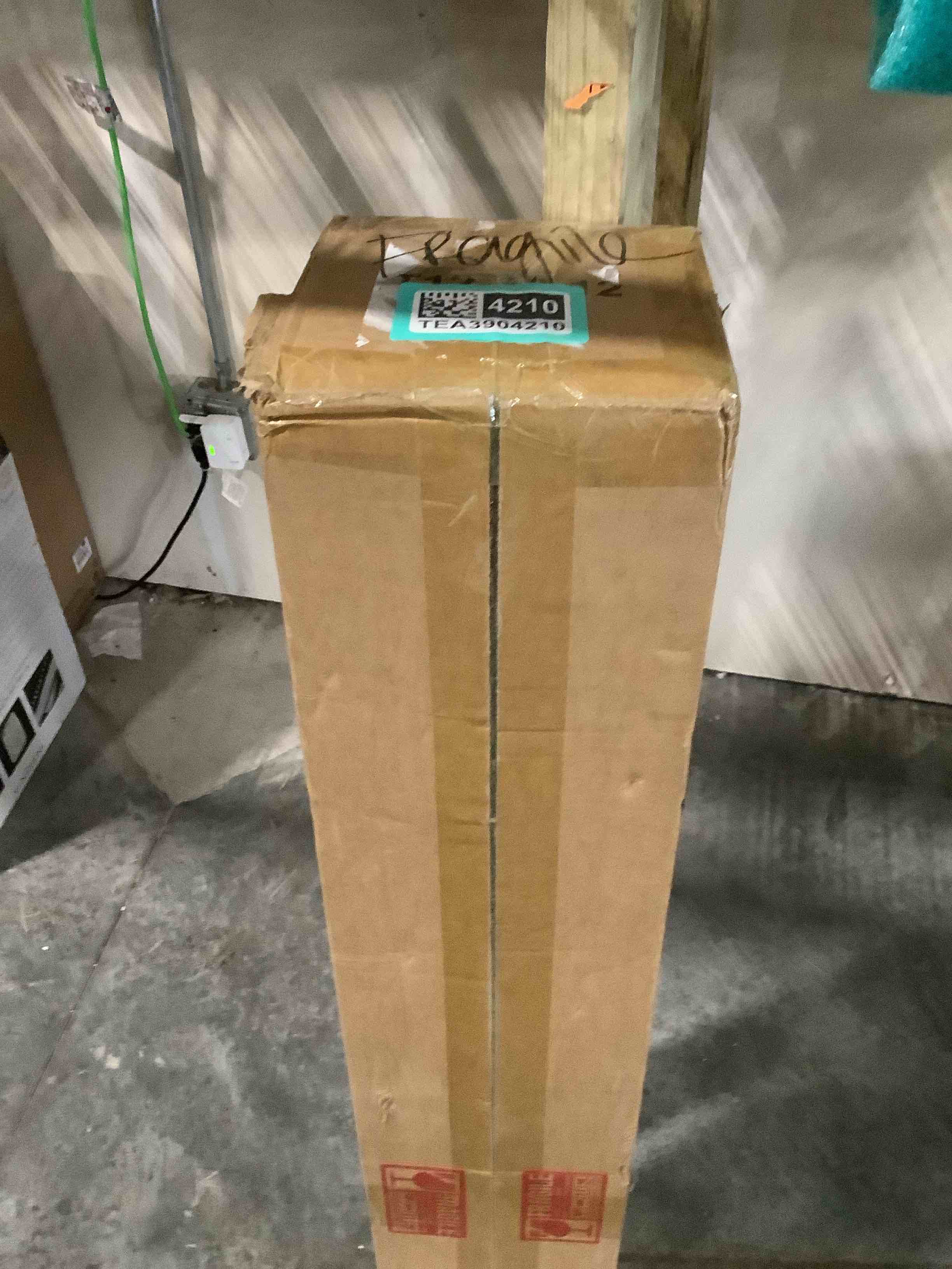 https://s3.amazonaws.com/lotting-images-prod/NKYBargainOutlett/TEA3904210_1777910255686.jpeg