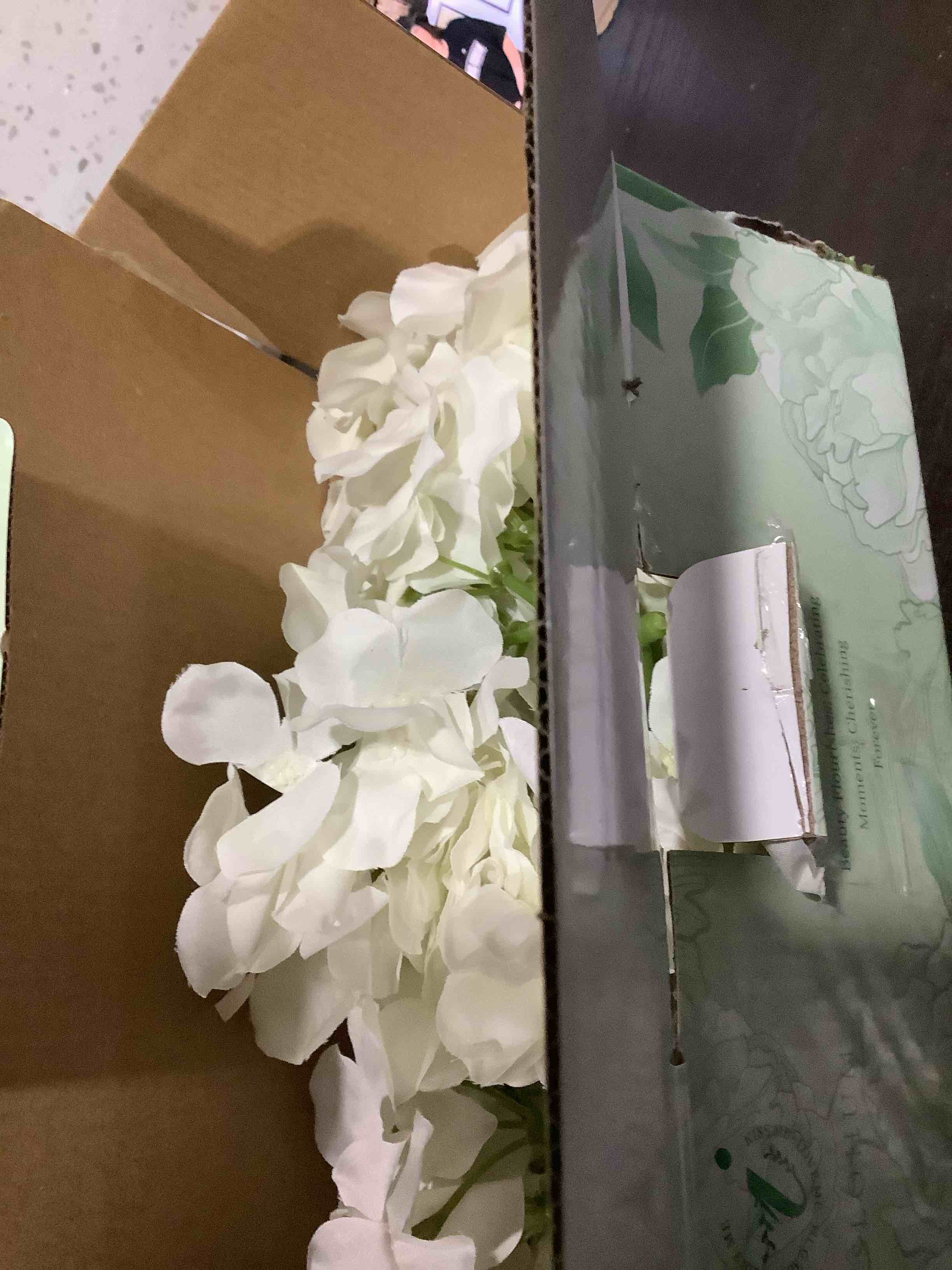https://s3.amazonaws.com/lotting-images-prod/NKYBargainOutlett/TEA3904213_1777910088145.jpeg