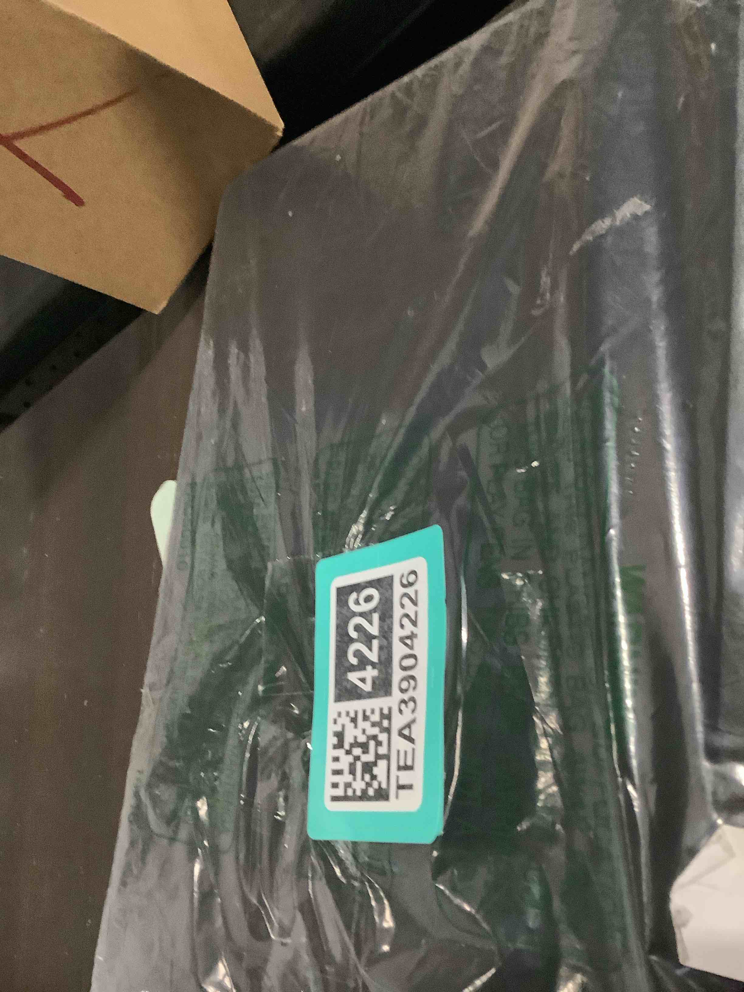 https://s3.amazonaws.com/lotting-images-prod/NKYBargainOutlett/TEA3904226_1777916467969.jpeg