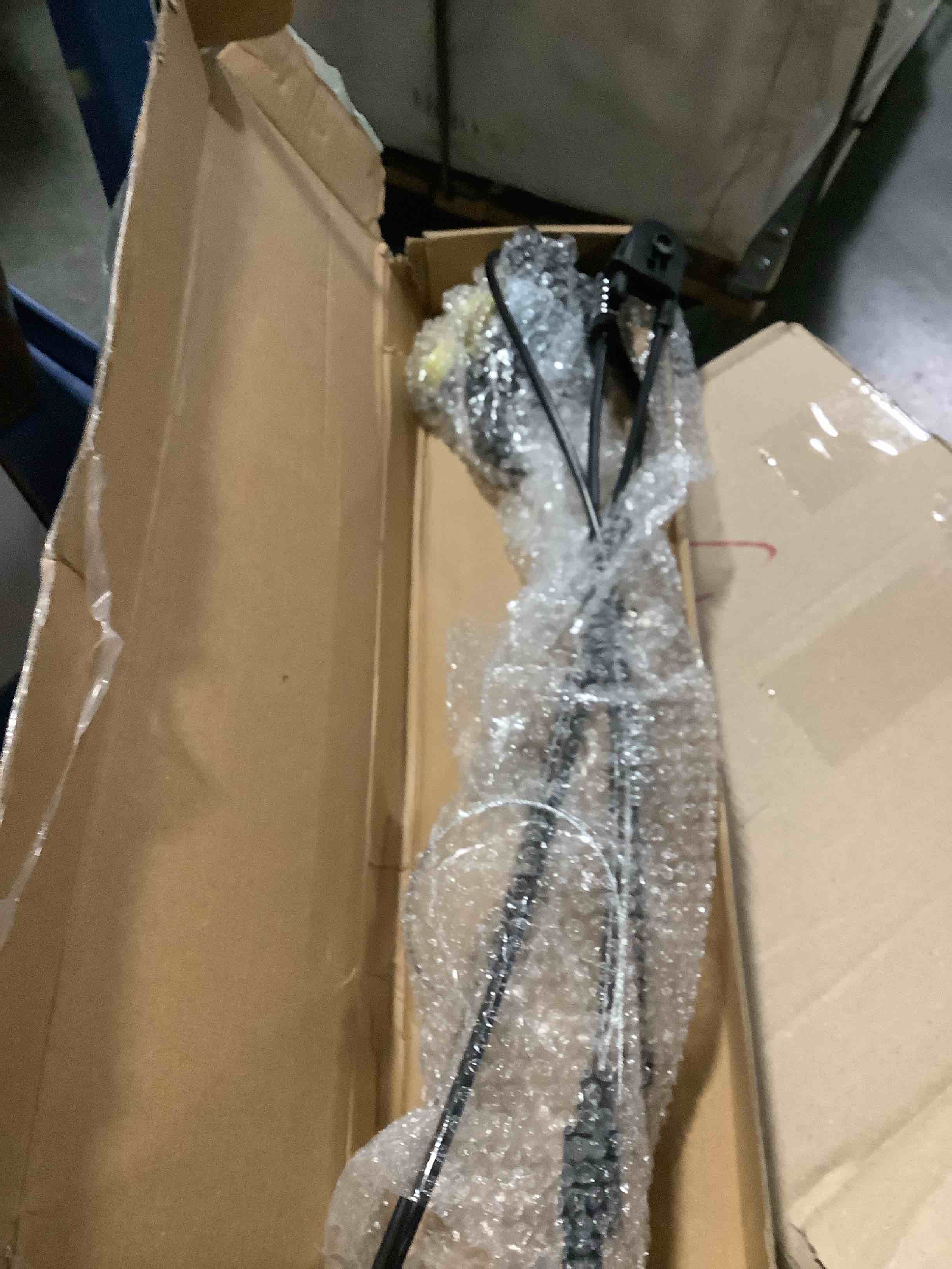 https://s3.amazonaws.com/lotting-images-prod/NKYBargainOutlett/TEA3904238_1777992238289.jpeg