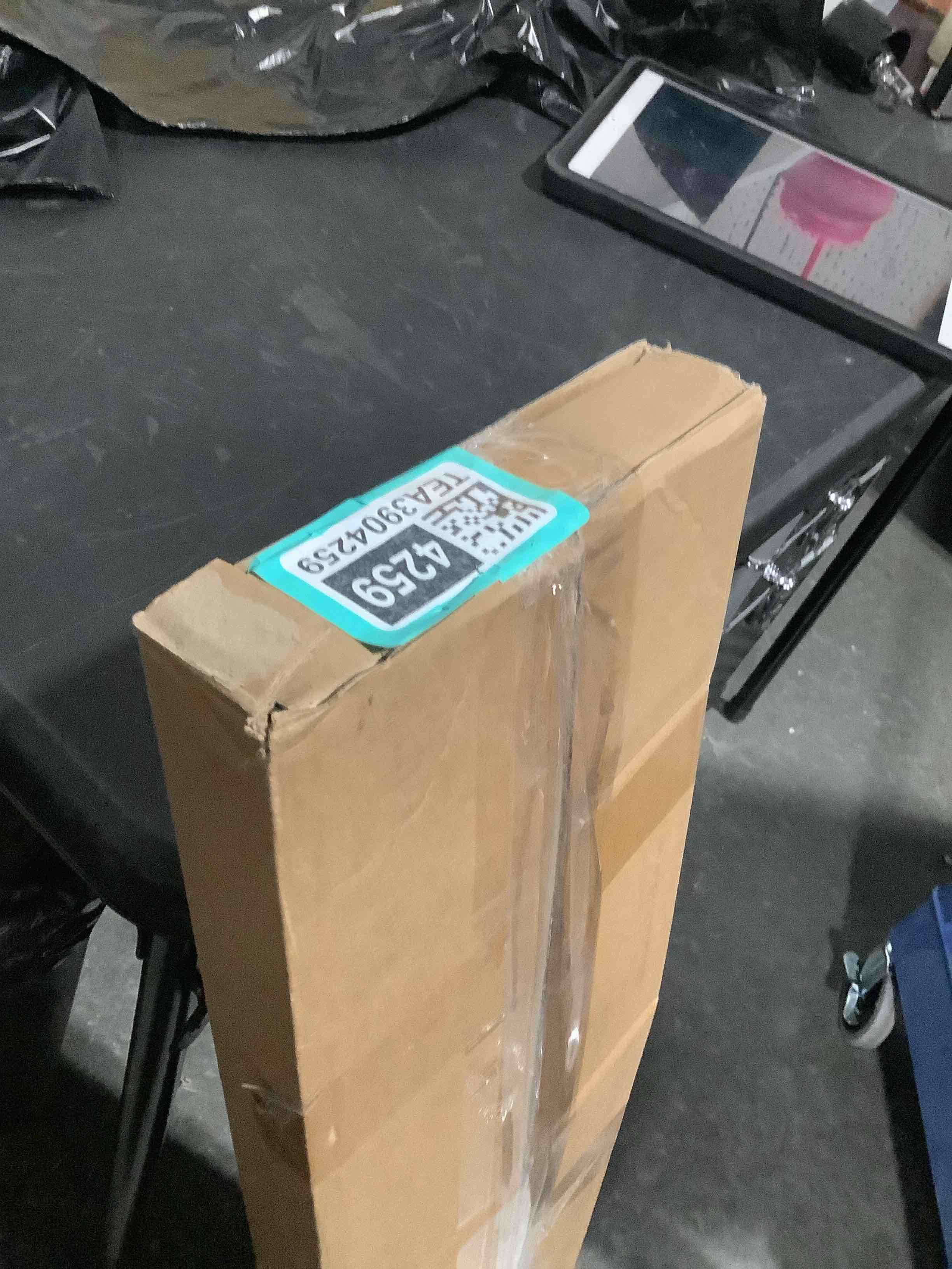 https://s3.amazonaws.com/lotting-images-prod/NKYBargainOutlett/TEA3904259_1777996887653.jpeg