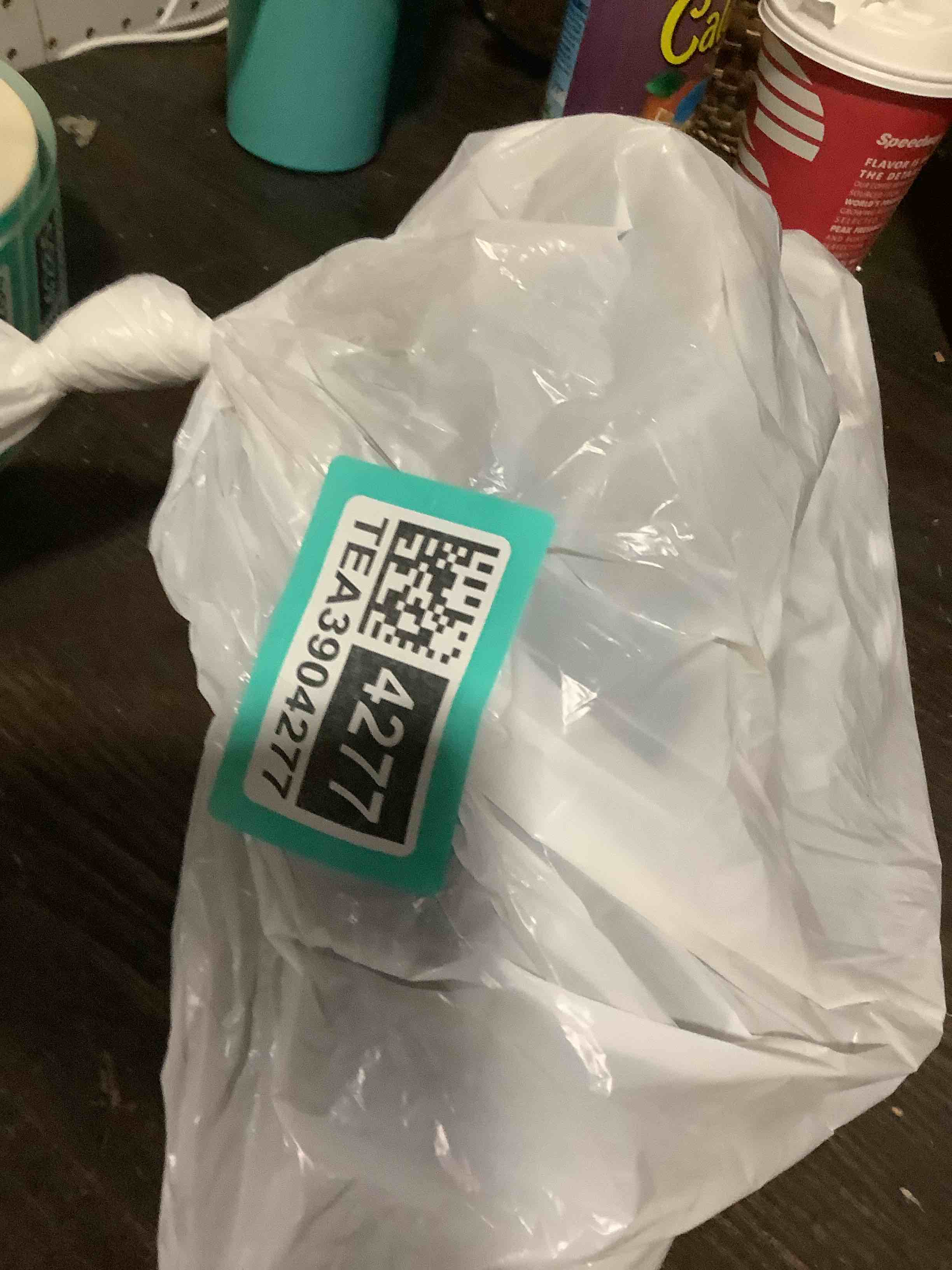 https://s3.amazonaws.com/lotting-images-prod/NKYBargainOutlett/TEA3904277_1777992145243.jpeg