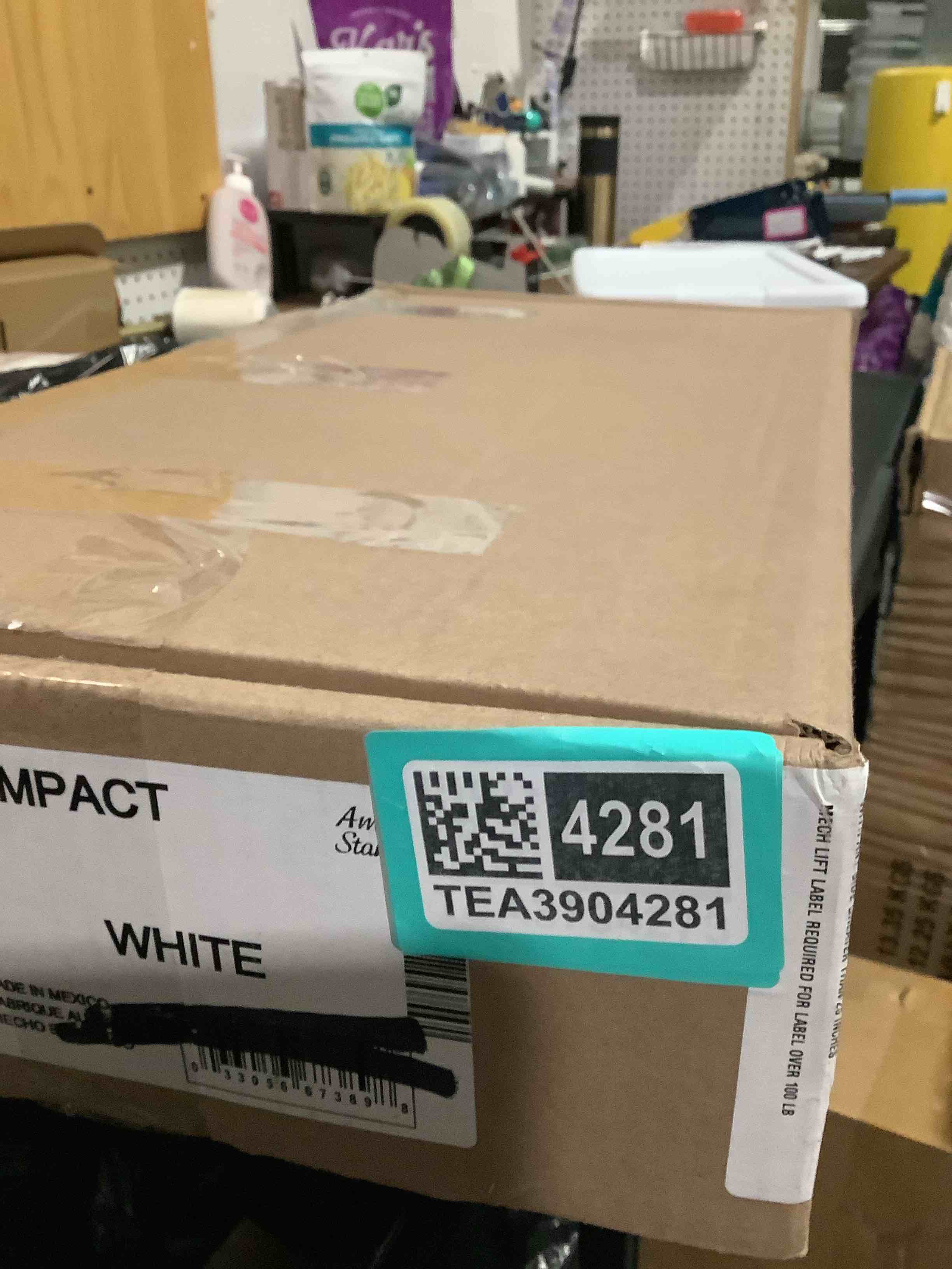 https://s3.amazonaws.com/lotting-images-prod/NKYBargainOutlett/TEA3904281_1777990640813.jpeg