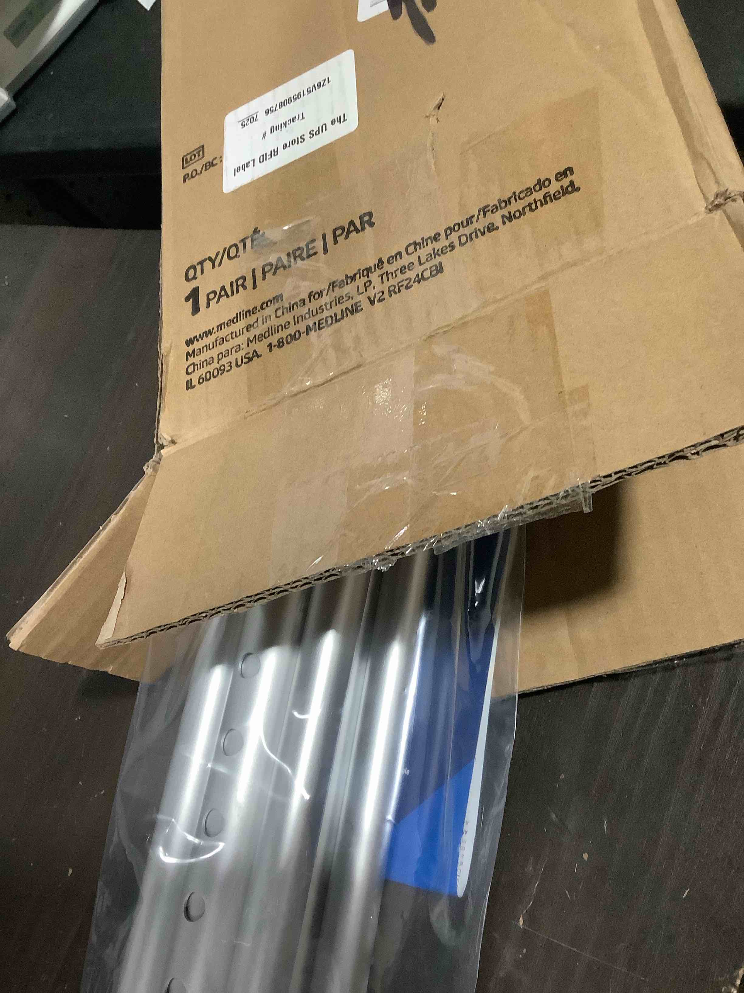 https://s3.amazonaws.com/lotting-images-prod/NKYBargainOutlett/TEA3904320_1778009878817.jpeg