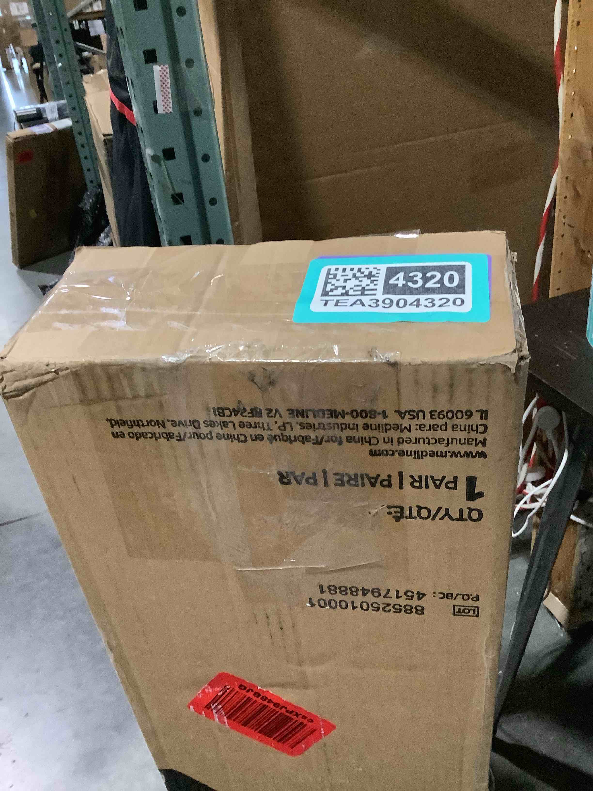 https://s3.amazonaws.com/lotting-images-prod/NKYBargainOutlett/TEA3904320_1778009906547.jpeg
