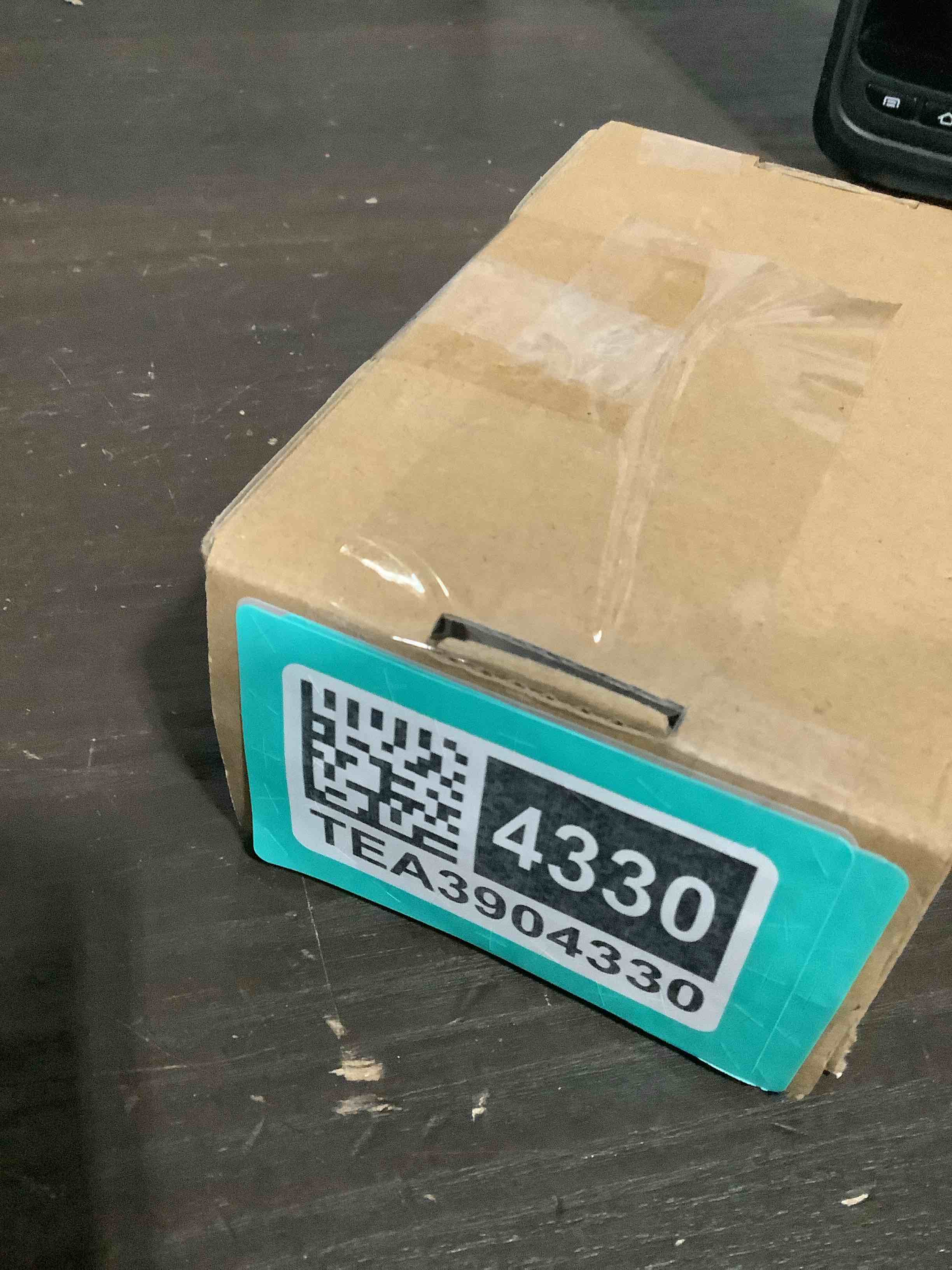 https://s3.amazonaws.com/lotting-images-prod/NKYBargainOutlett/TEA3904330_1778013066631.jpeg
