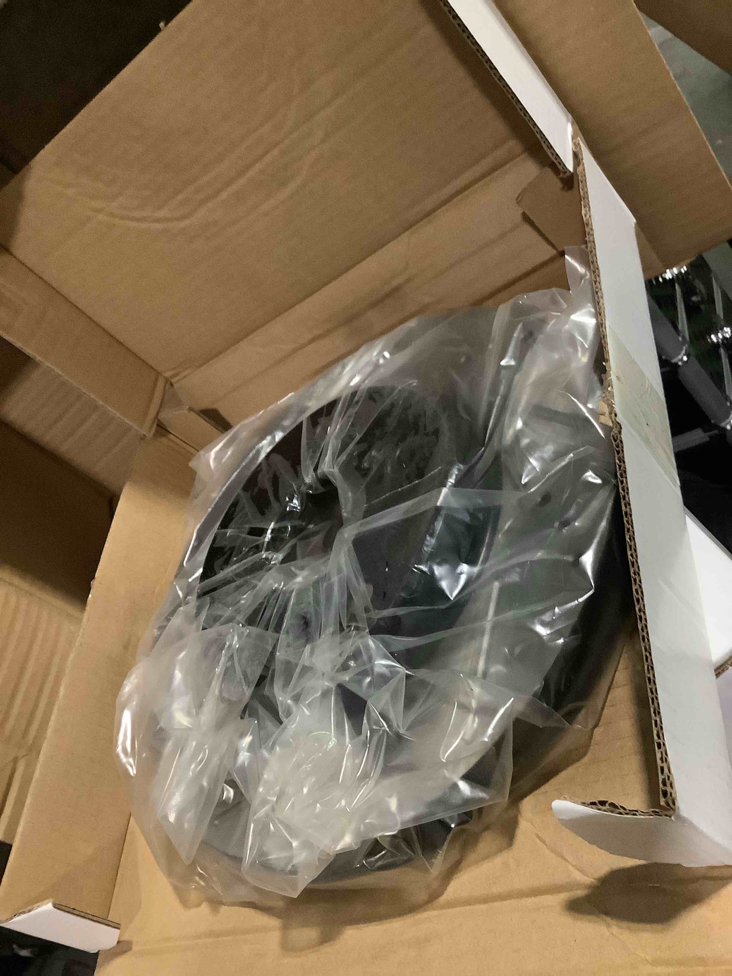 https://s3.amazonaws.com/lotting-images-prod/NKYBargainOutlett/TEA3904443_1778170861681.jpeg