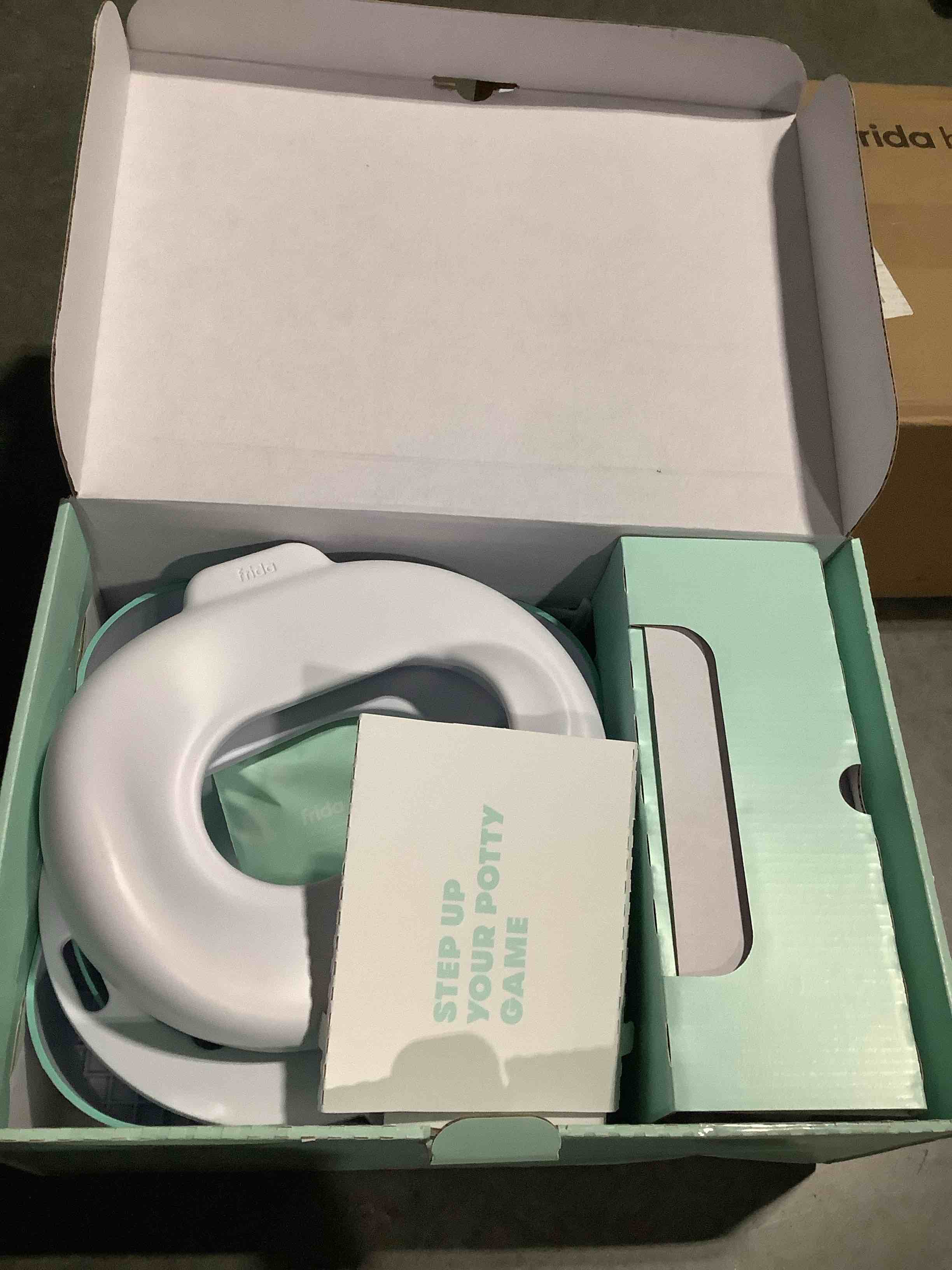 https://s3.amazonaws.com/lotting-images-prod/NKYBargainOutlett/TEA3904535_1778269624683.jpeg