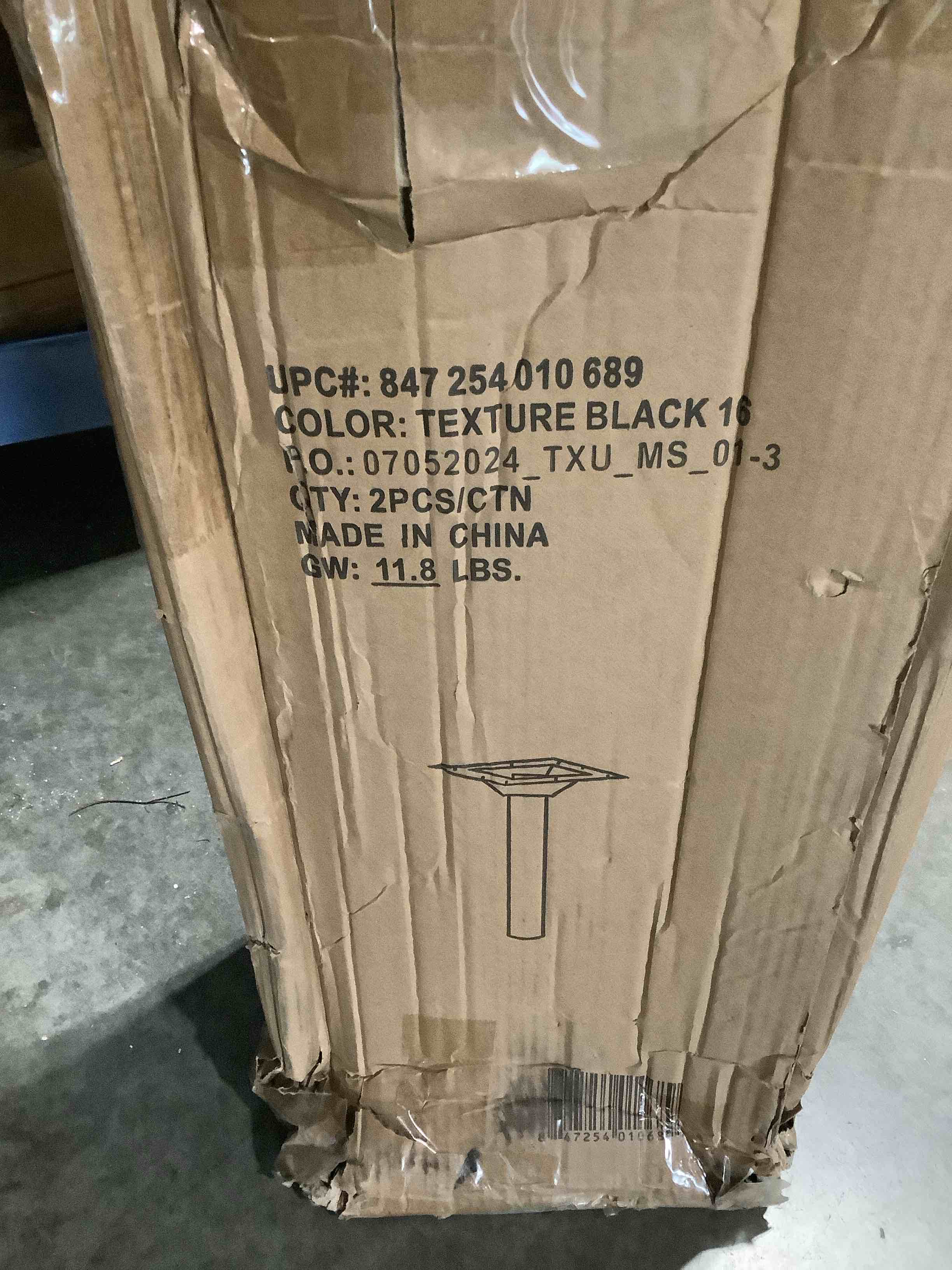 https://s3.amazonaws.com/lotting-images-prod/NKYBargainOutlett/TEA3904703_1778776142606.jpeg