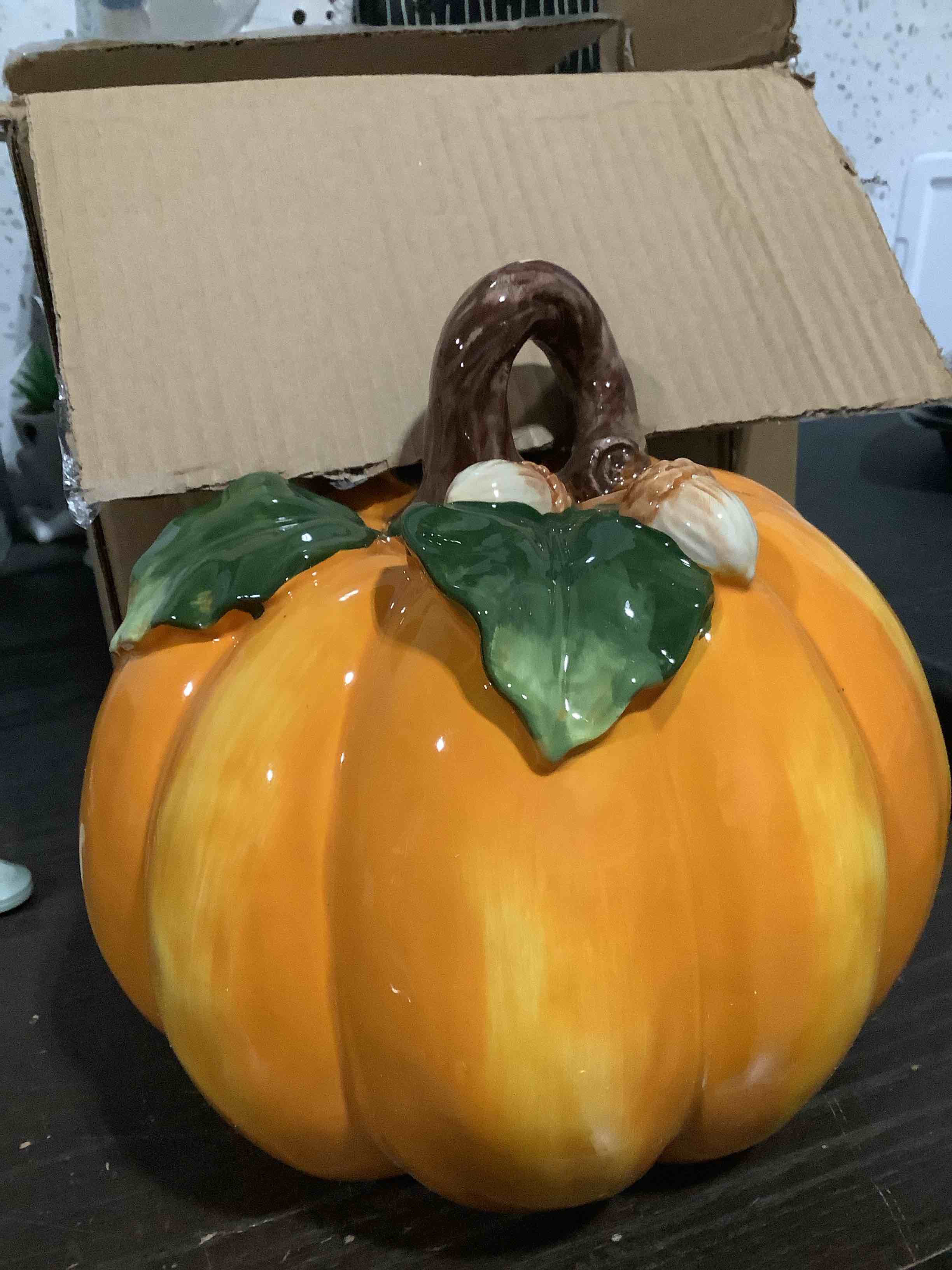 Condition photo showing Good Condition for fitz and floyd harvest halloween pumpkin ceramic figurine, 7.5 inch