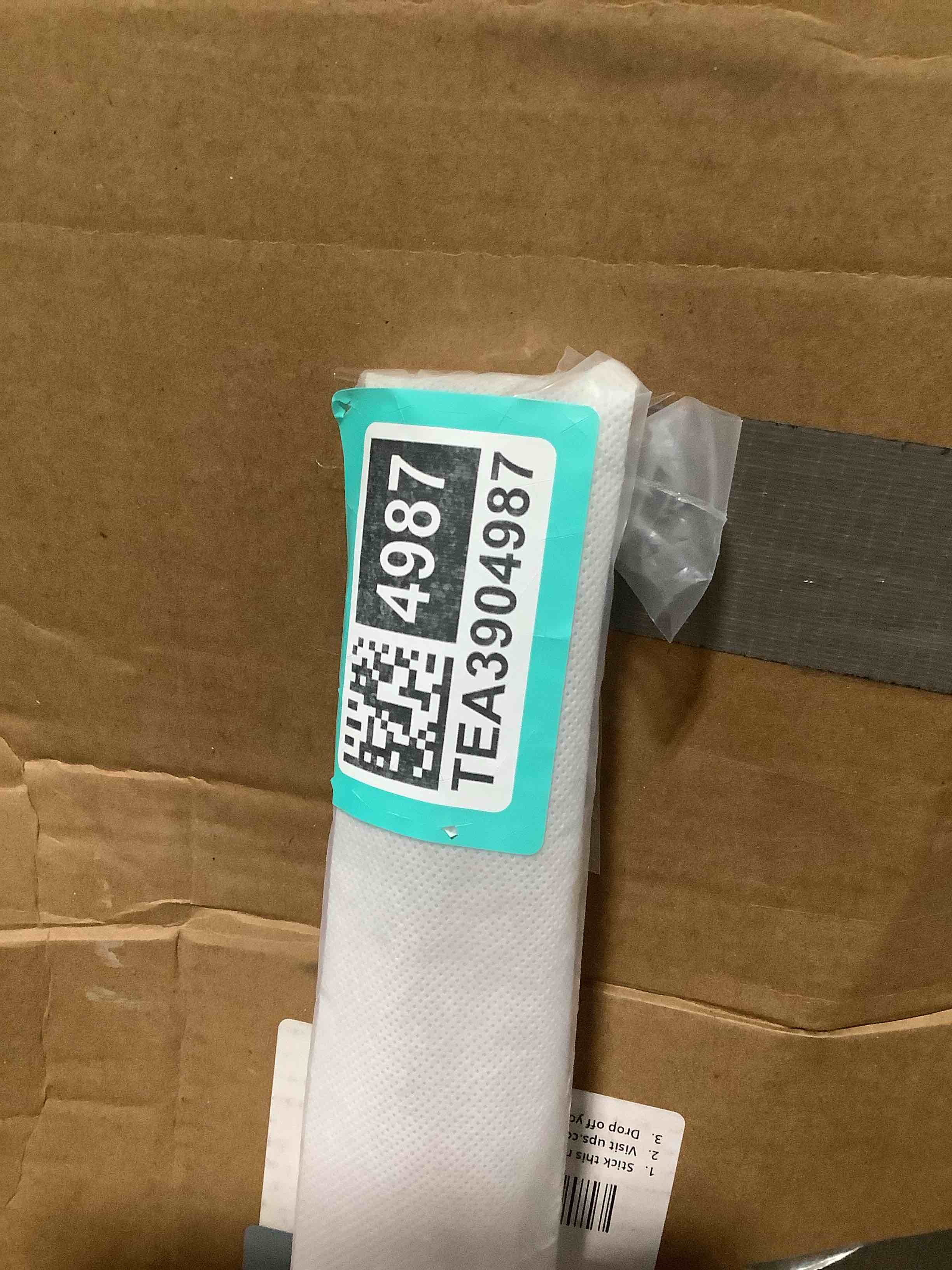 https://s3.amazonaws.com/lotting-images-prod/NKYBargainOutlett/TEA3904987_1779546323578.jpeg