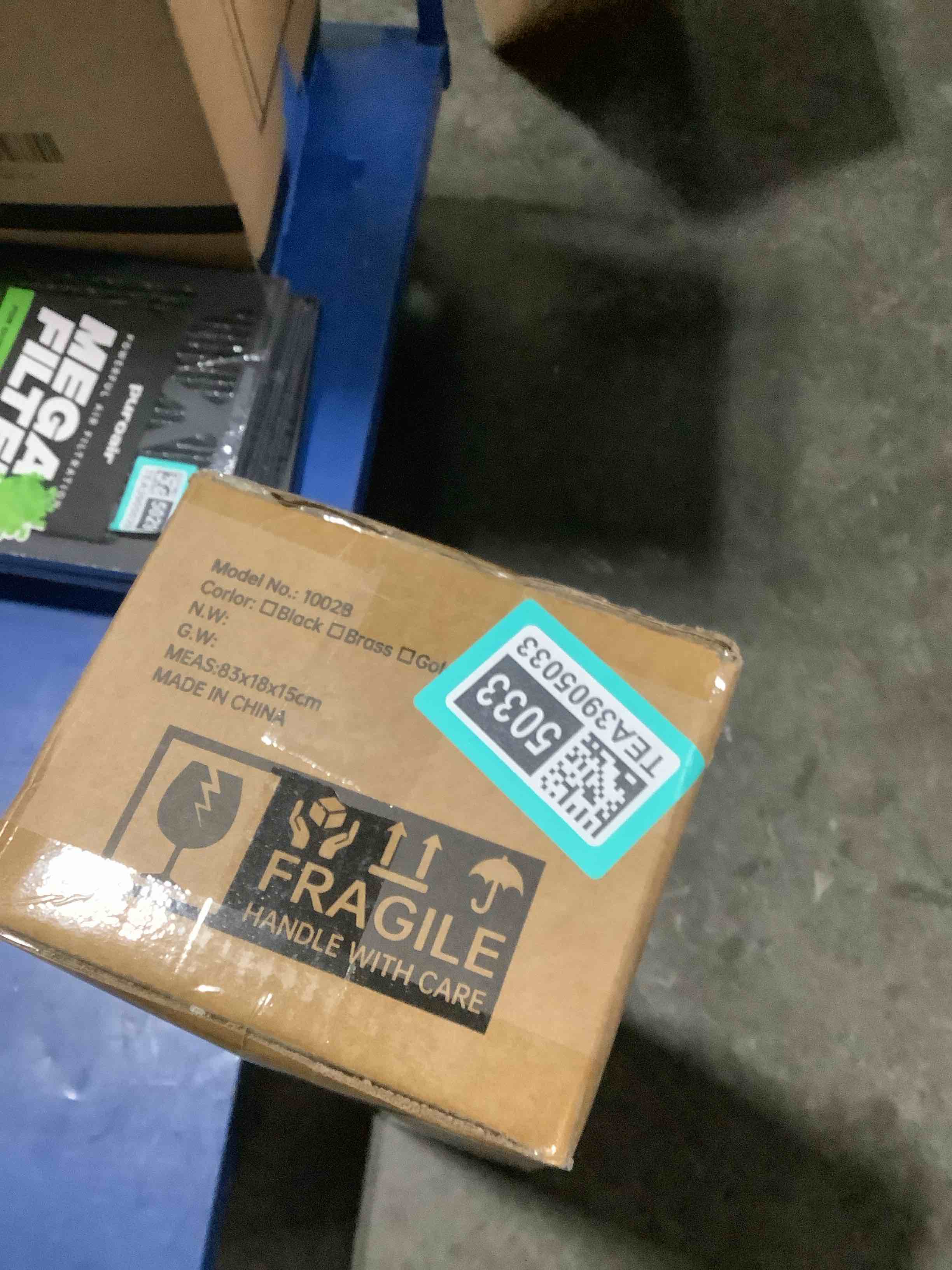 https://s3.amazonaws.com/lotting-images-prod/NKYBargainOutlett/TEA3905033_1779811623239.jpeg