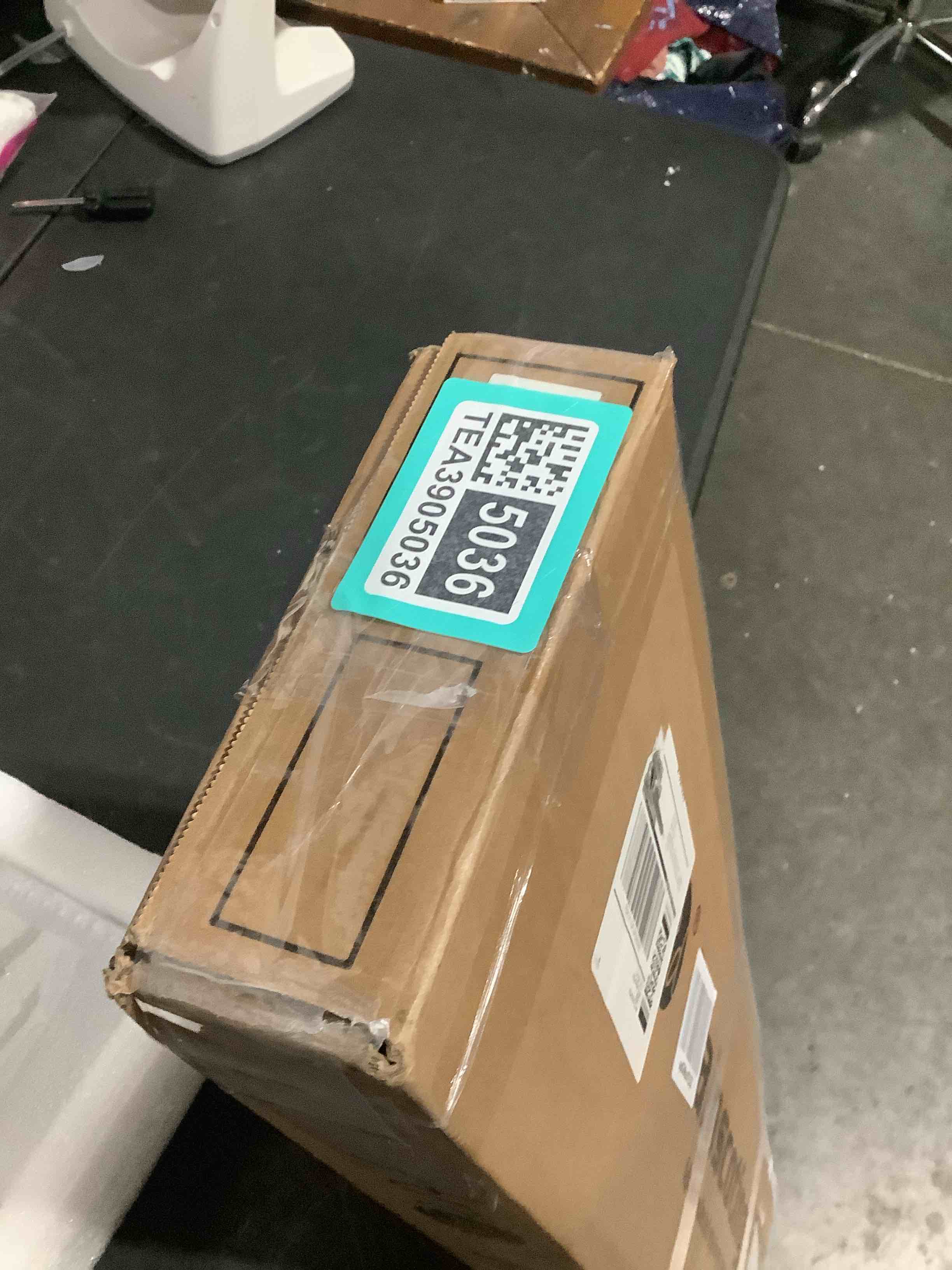 https://s3.amazonaws.com/lotting-images-prod/NKYBargainOutlett/TEA3905036_1779808844779.jpeg