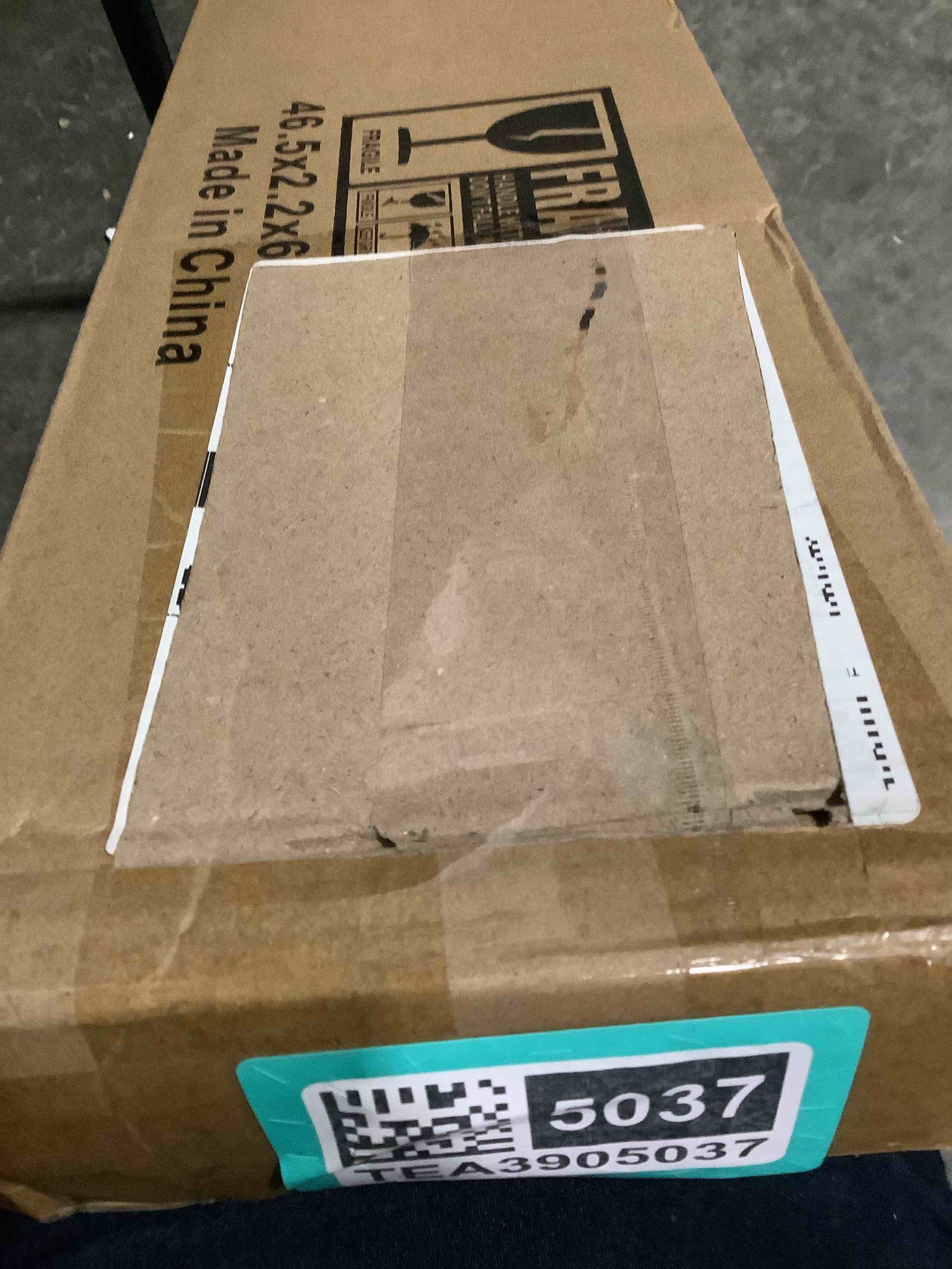 https://s3.amazonaws.com/lotting-images-prod/NKYBargainOutlett/TEA3905037_1779813065304.jpeg