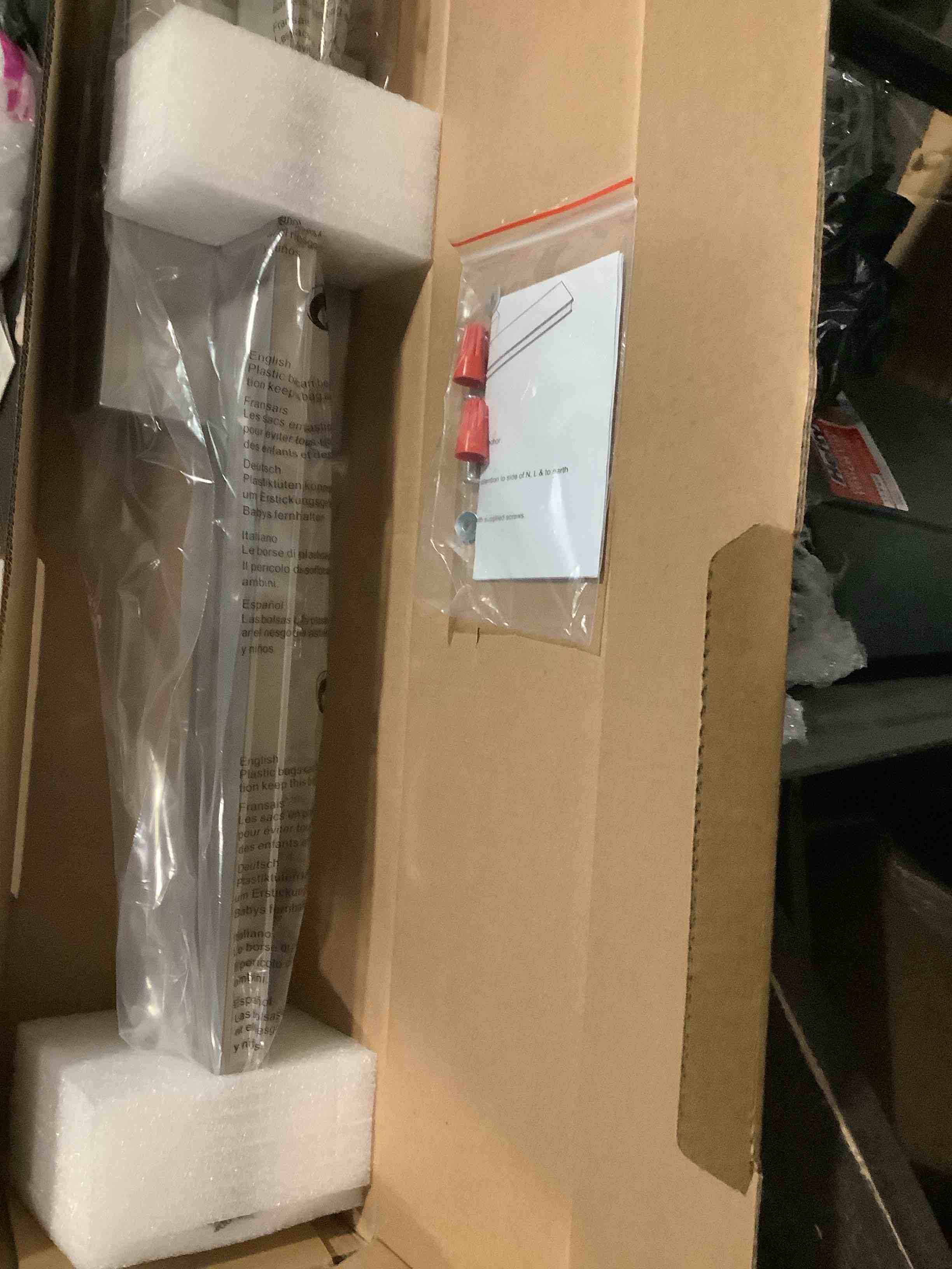 https://s3.amazonaws.com/lotting-images-prod/NKYBargainOutlett/TEA3905038_1779813822188.jpeg