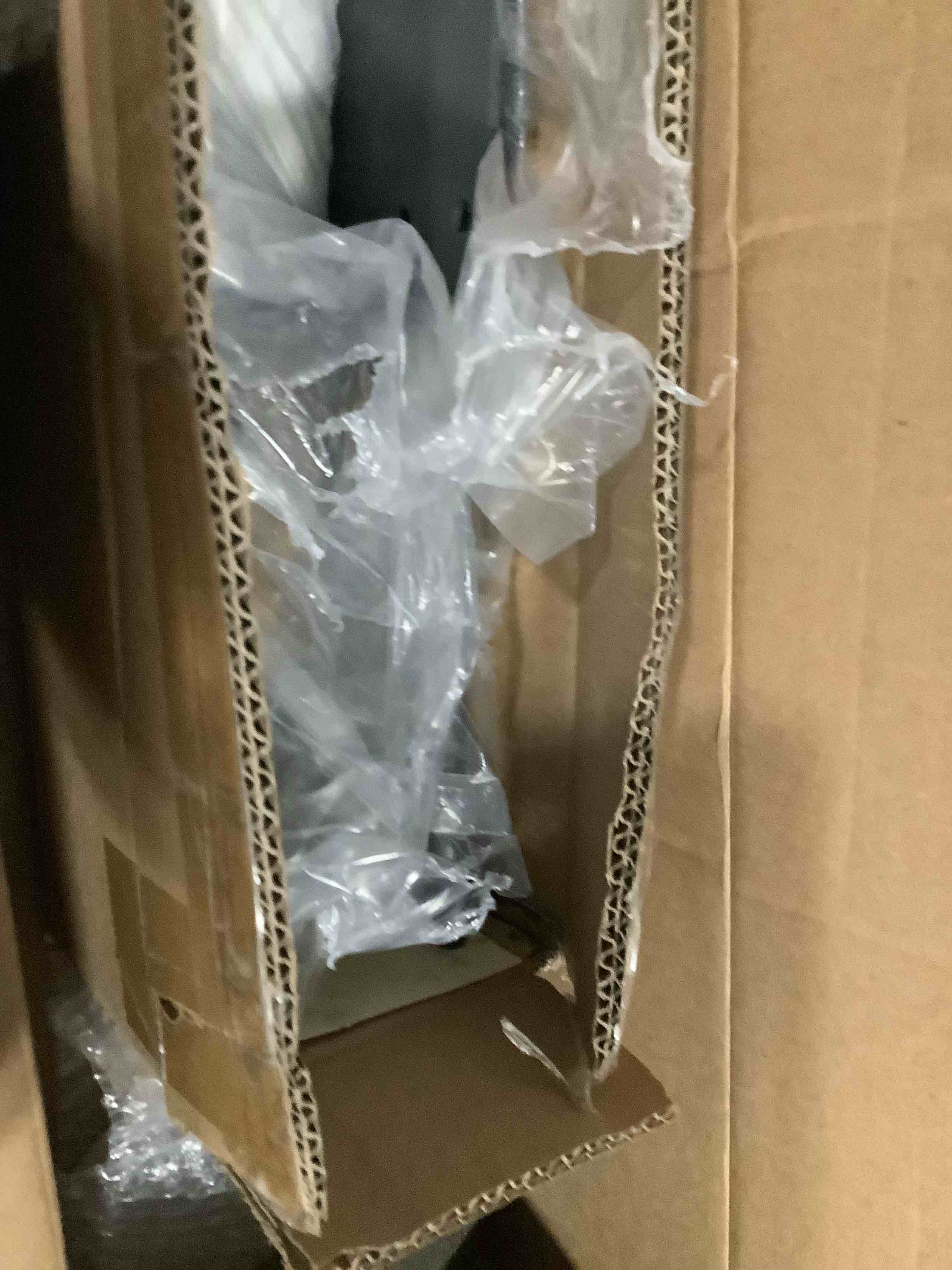 https://s3.amazonaws.com/lotting-images-prod/NKYBargainOutlett/TEA3905041_1779815236306.jpeg