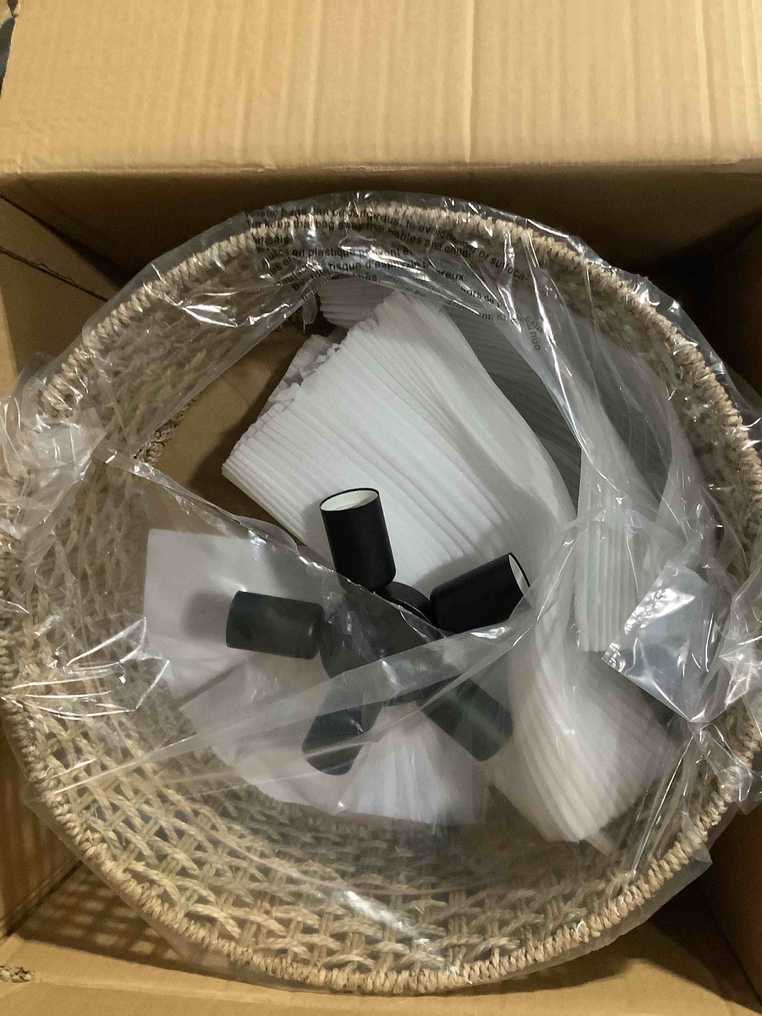 https://s3.amazonaws.com/lotting-images-prod/NKYBargainOutlett/TEA3905060_1779821789222.jpeg