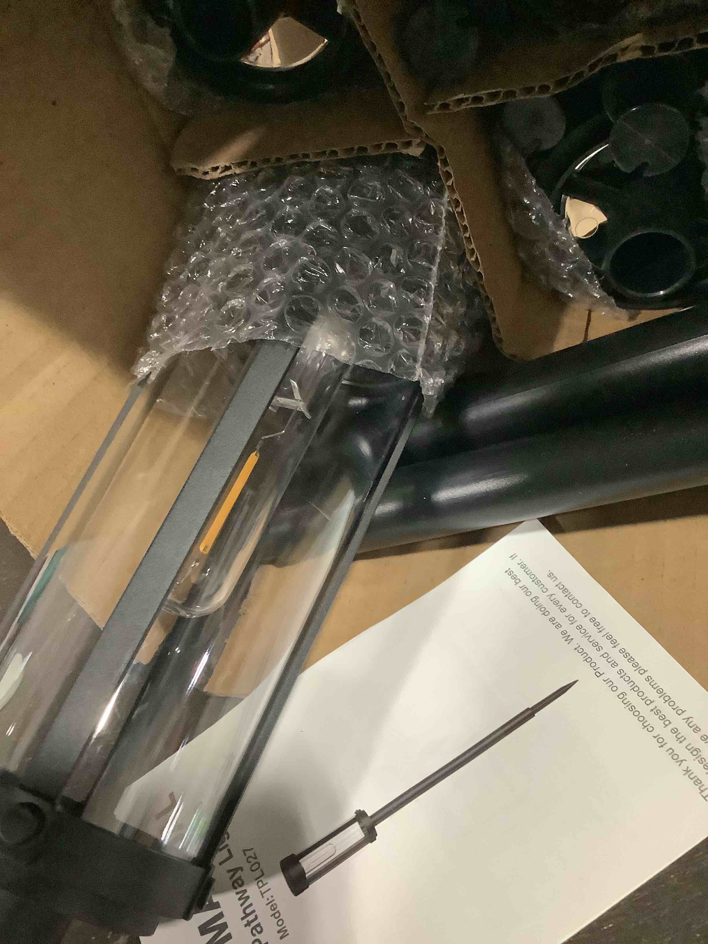https://s3.amazonaws.com/lotting-images-prod/NKYBargainOutlett/TEA3905071_1779822337063.jpeg