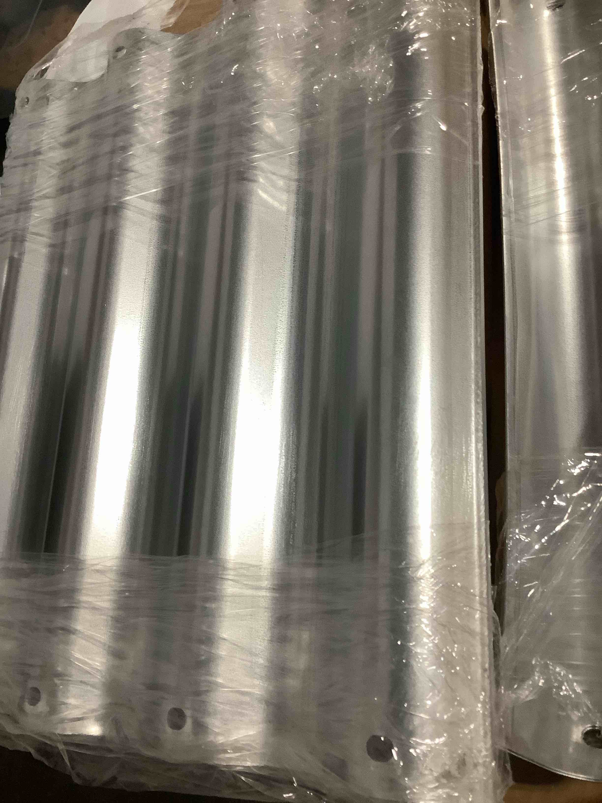 https://s3.amazonaws.com/lotting-images-prod/NKYBargainOutlett/TEA3905083_1779897482311.jpeg
