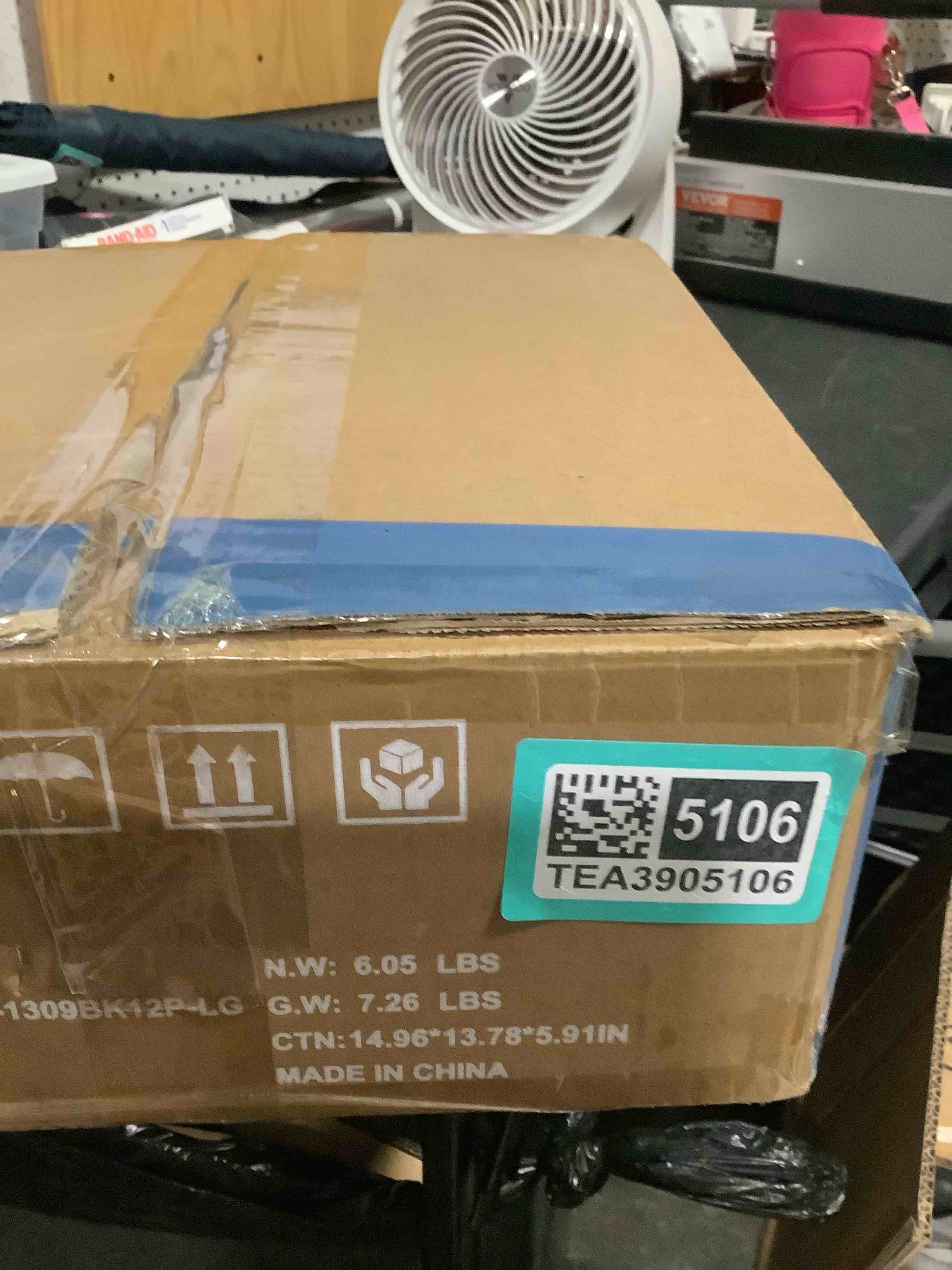 https://s3.amazonaws.com/lotting-images-prod/NKYBargainOutlett/TEA3905106_1779902794880.jpeg