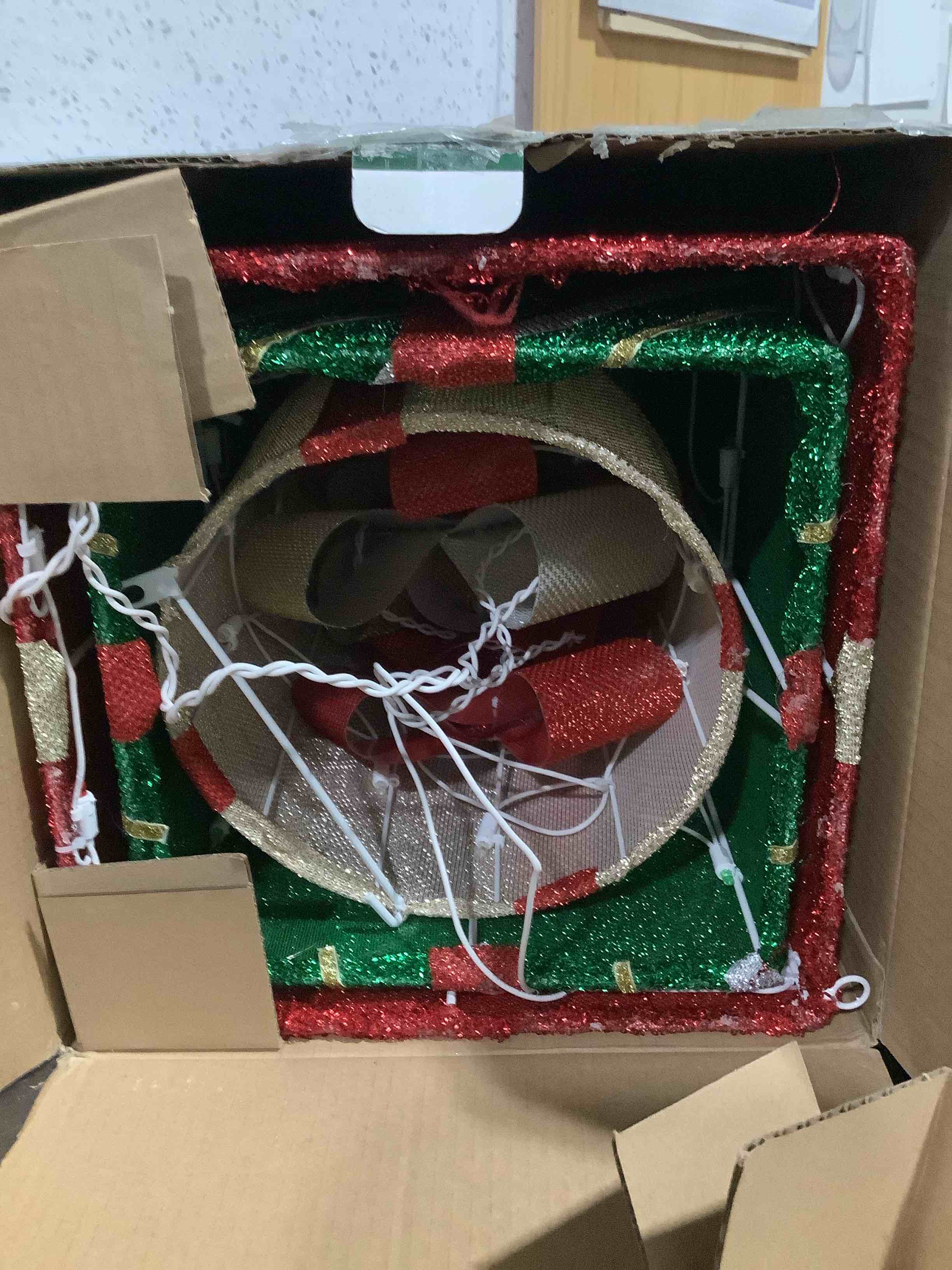 https://s3.amazonaws.com/lotting-images-prod/NKYBargainOutlett/TEA3905112_1779903088917.jpeg