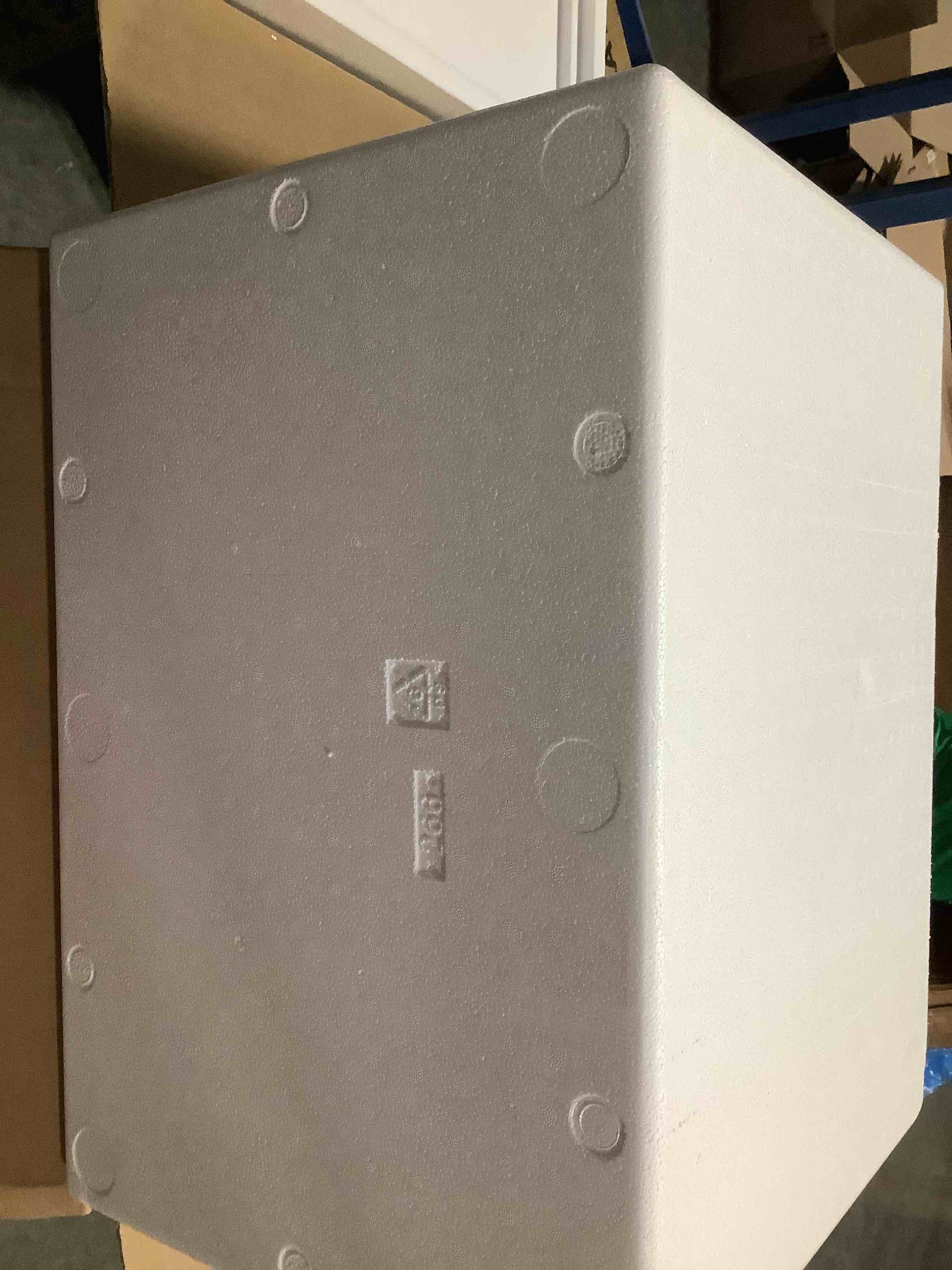 Condition photo showing New/Like New for polar tech 266c thermo chill insulated carton with foam shipper, large, 19" length x 12" width x 16" depth