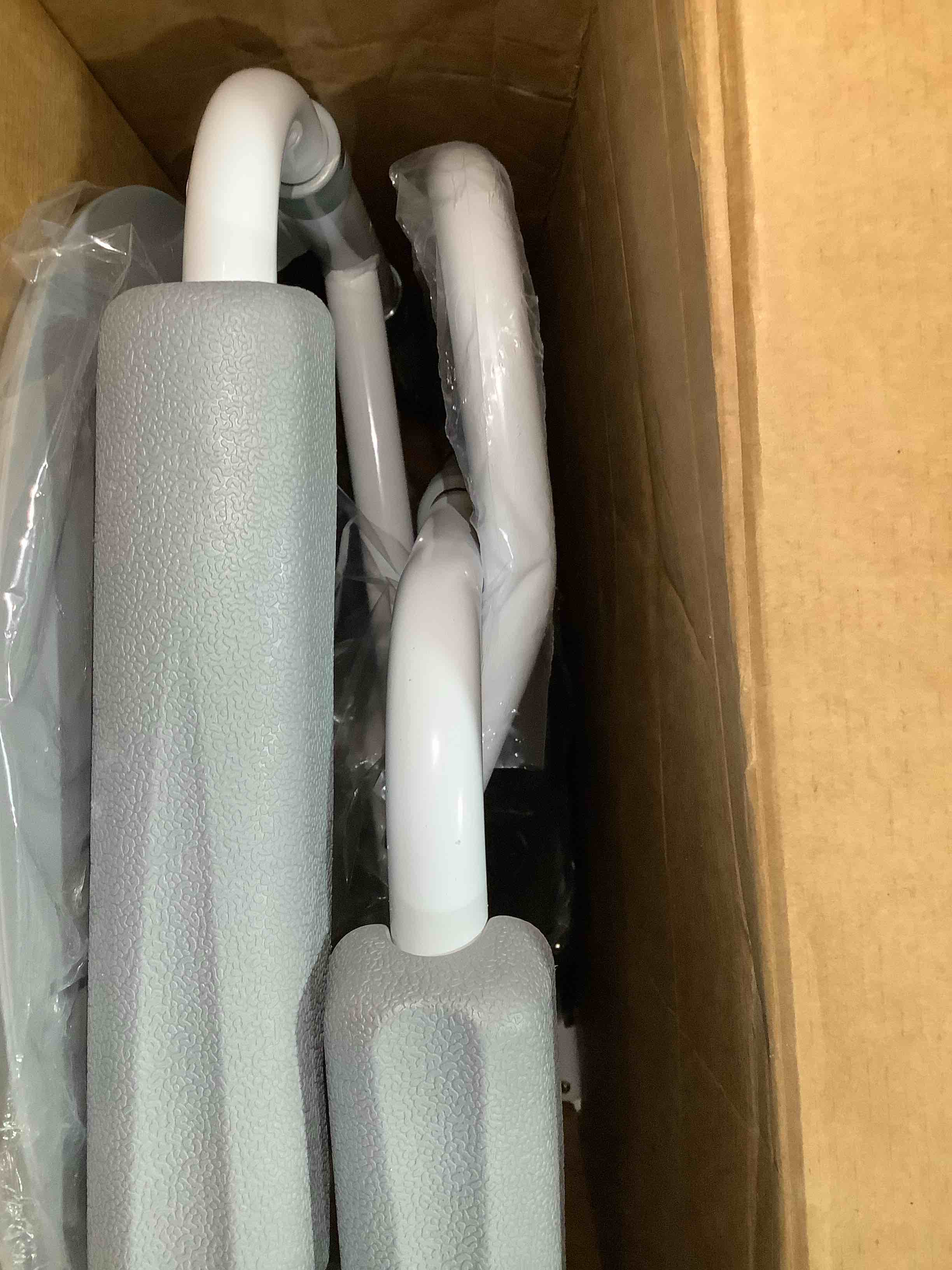 https://s3.amazonaws.com/lotting-images-prod/NKYBargainOutlett/TEA3905164_1780067633250.jpeg