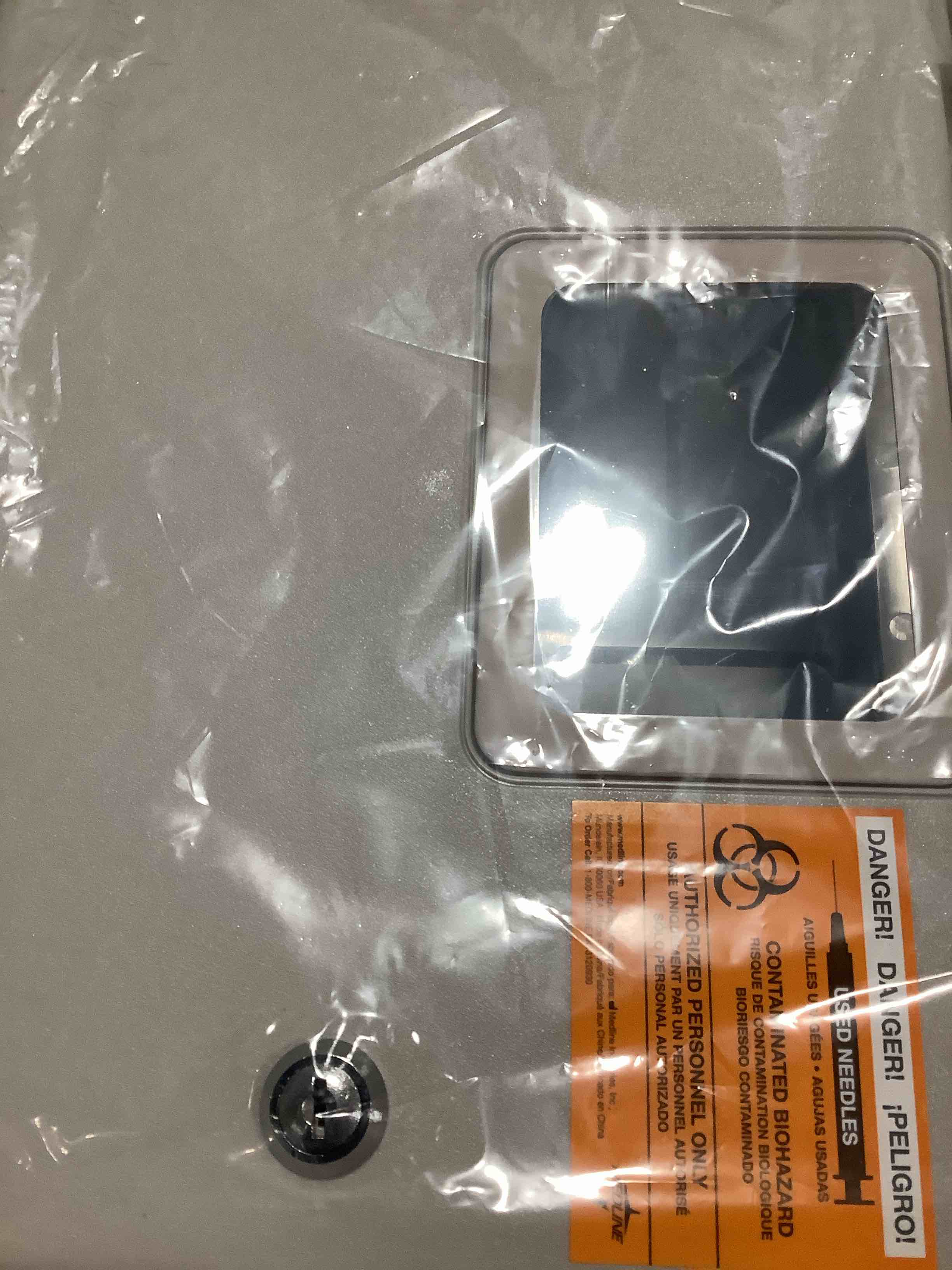 https://s3.amazonaws.com/lotting-images-prod/NKYBargainOutlett/TEA3905196_1780079331918.jpeg
