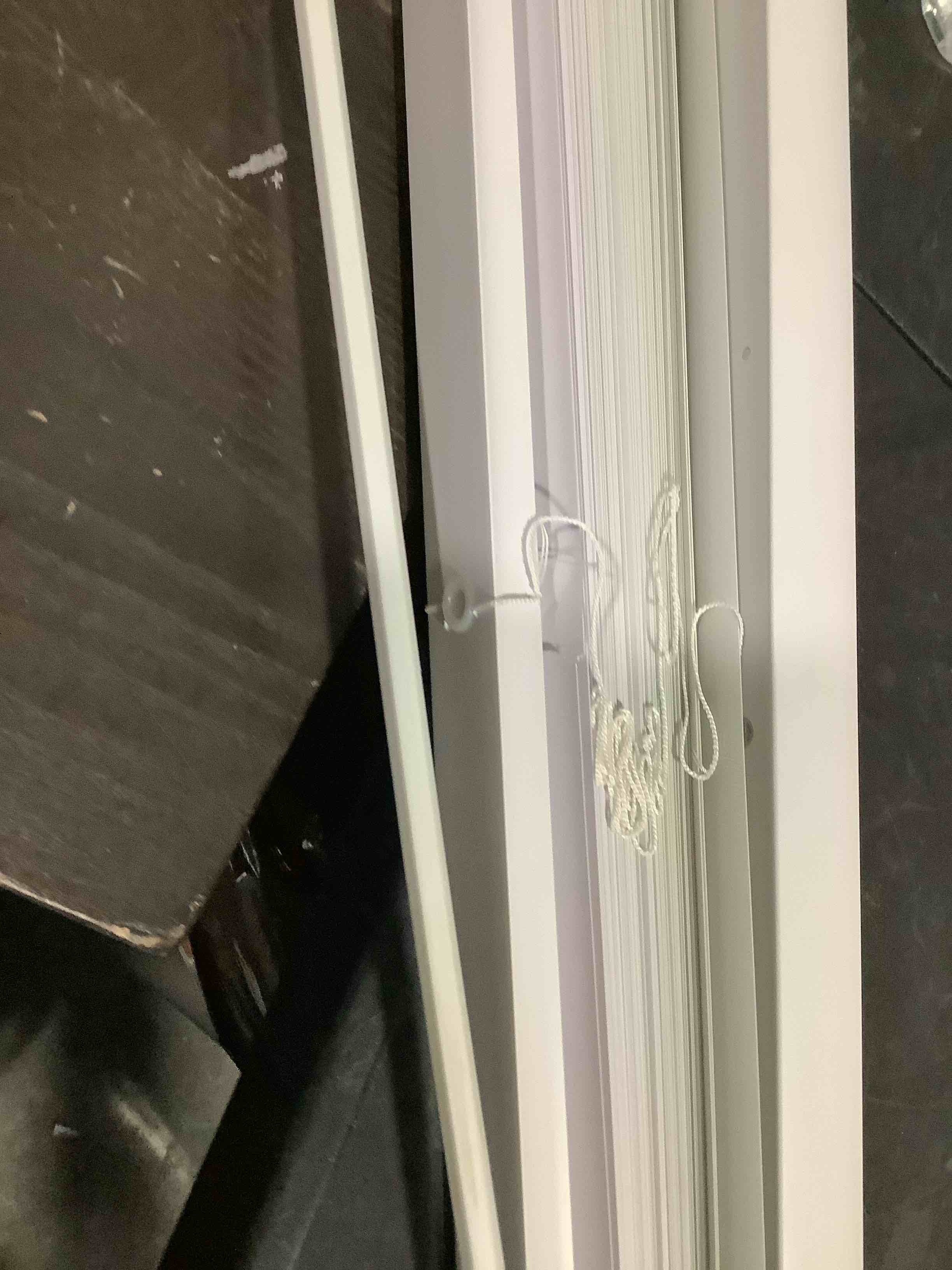 https://s3.amazonaws.com/lotting-images-prod/NKYBargainOutlett/TEA3905320_1780593208138.jpeg