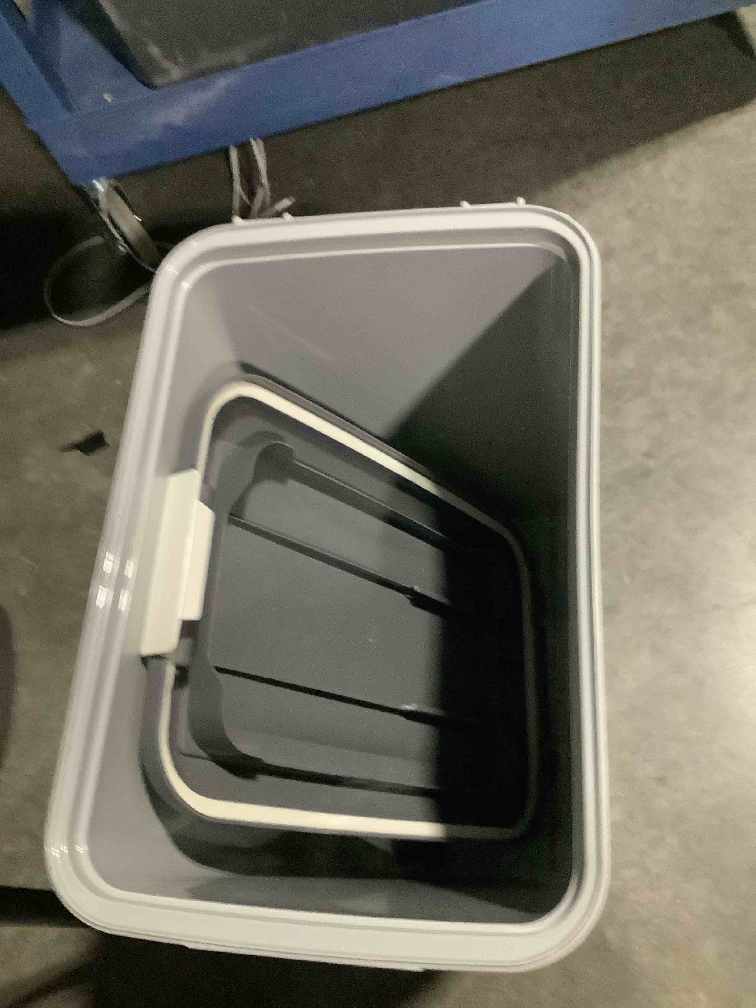 Condition photo showing Good Condition for iris usa dog food storage container with wheels, airtight lid, 2-cup scoop, up to 30 pounds pet food storage, built in scoop storage in lid, versatile pet food bin, portable, bpa free, gray/dark gray 30 lbs gray/dark gray