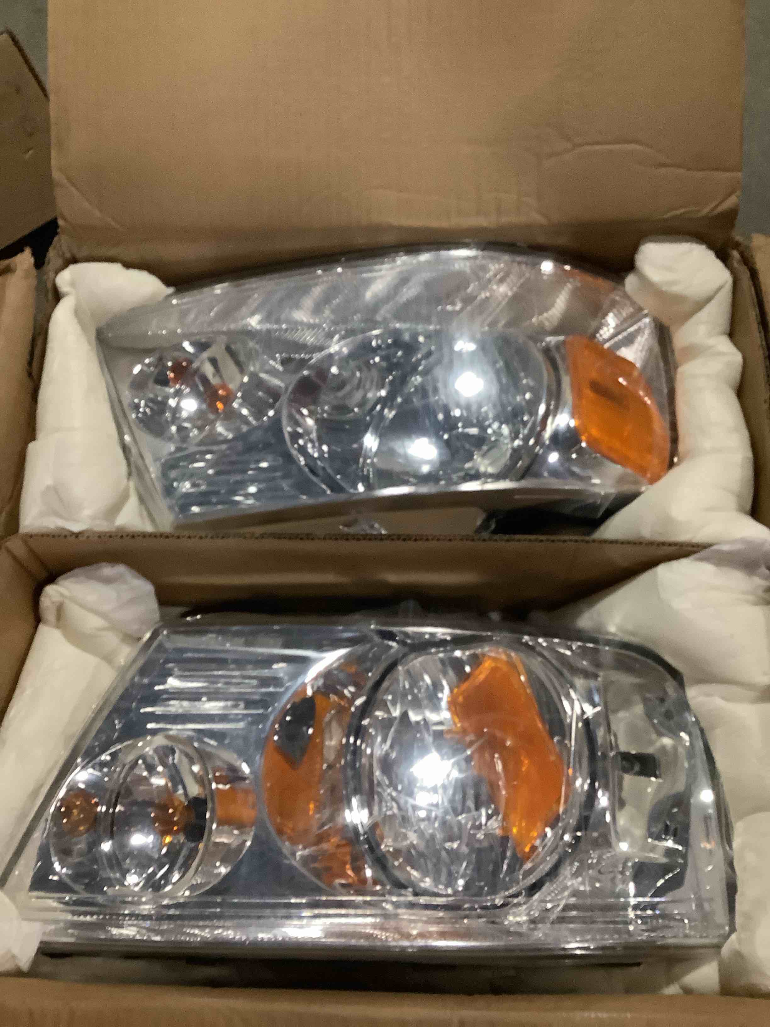 Condition photo showing Good Condition for dna motoring hl-oh-f1504-ch-am chrome amber headlights replacement compatible with 04-08 f150/06-08 mark lt