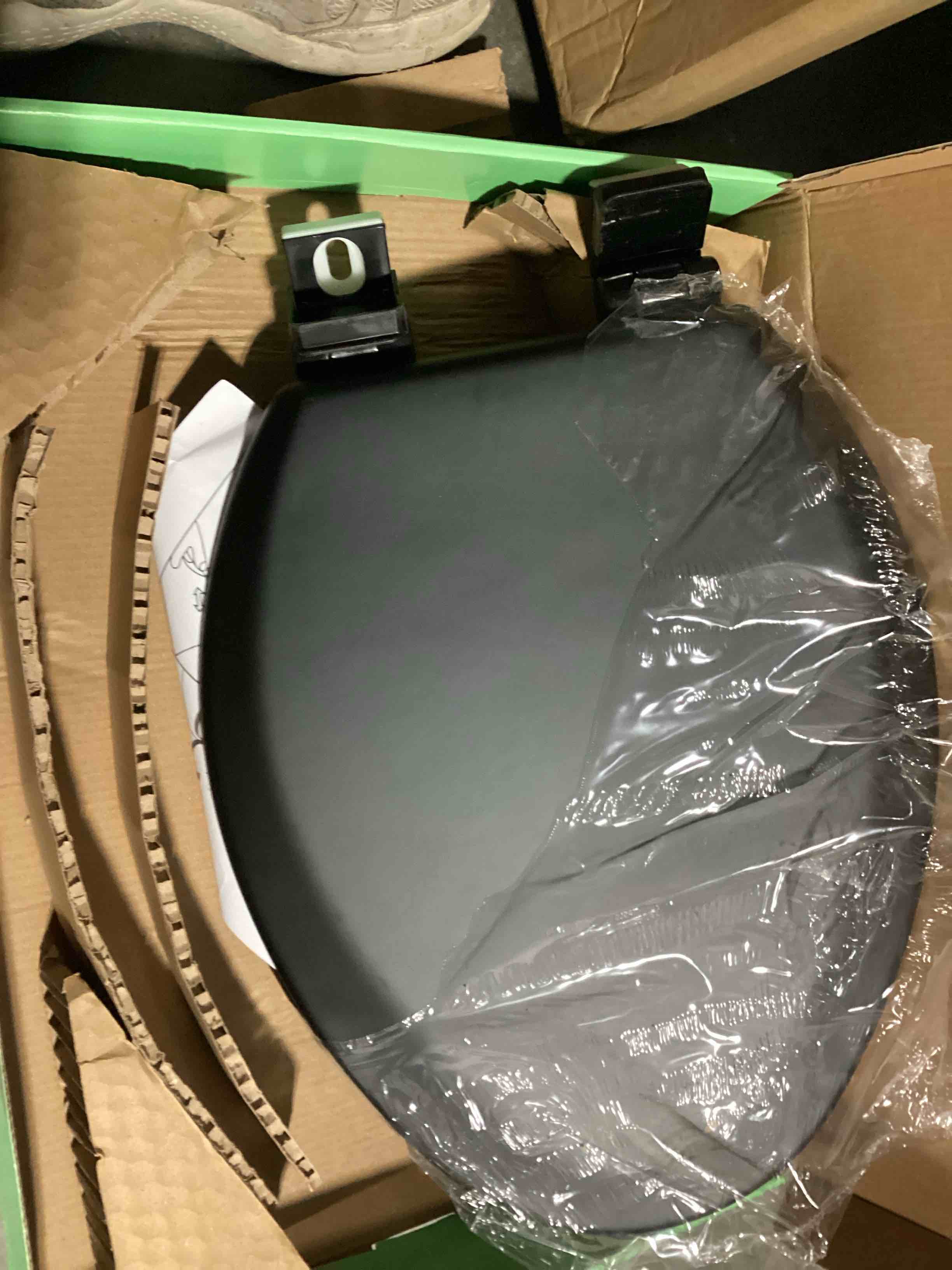 Condition photo showing Good Condition for toilet seat, slow close, soft touch, ultra-smooth matte finish (no orange-peel texture), premium moulded wood, quick release, piklids (black, elongated) black elongated
