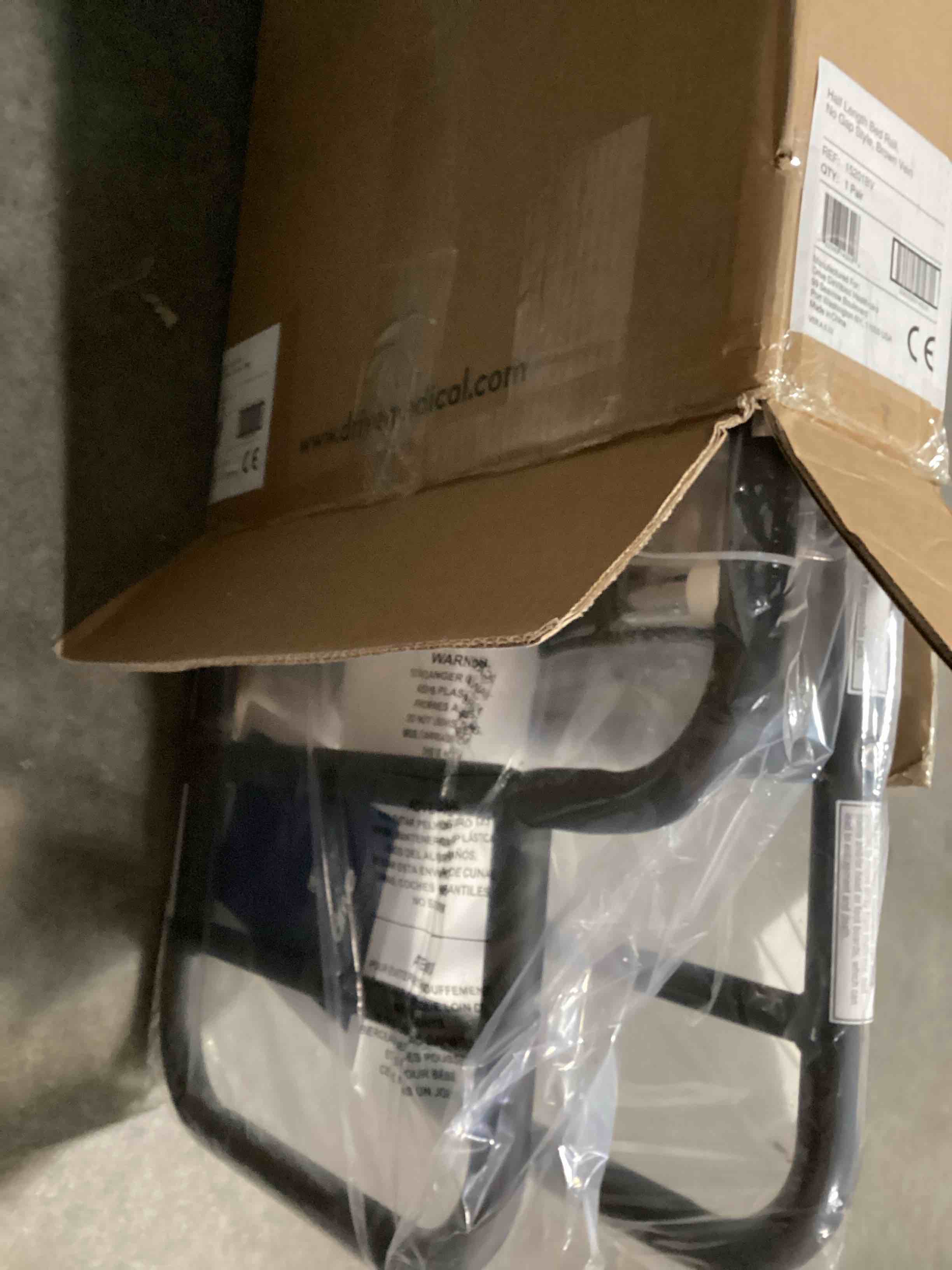 https://s3.amazonaws.com/lotting-images-prod/NKYBargainOutlett/TEA3905869_1781533973607.jpeg