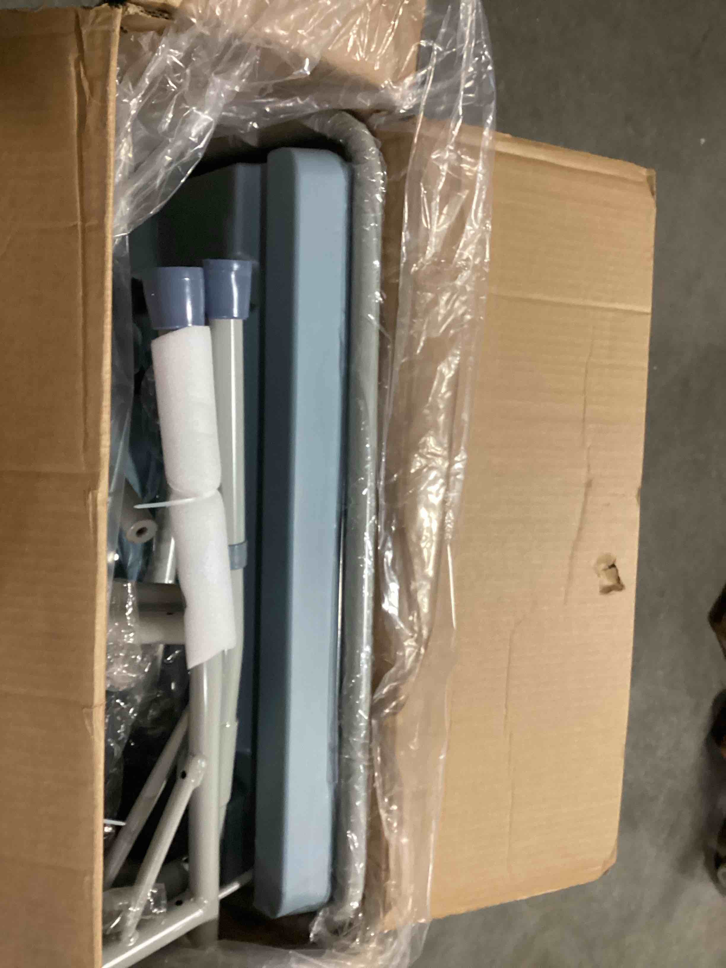 Condition photo showing Good Condition for hd drop-arm commode (kd)