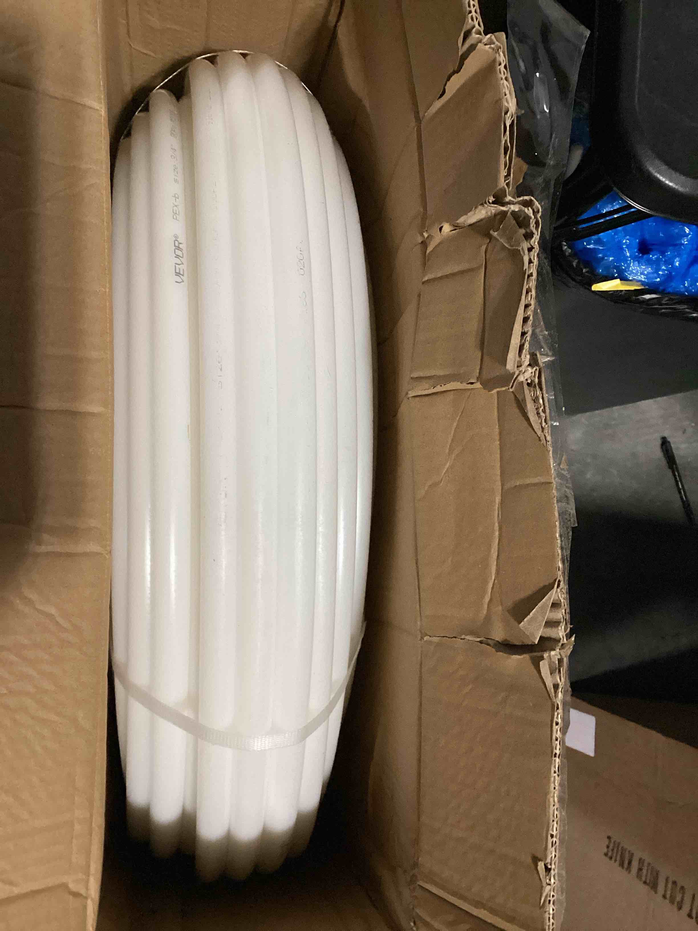 Condition photo showing Good Condition for happybuy oxygen non-barrier pex tubing 3/4 inch 300 feet tube coil - evoh pex-b pipe for residential commercial radiant floor heating pex pipe 3/4"x300ft white