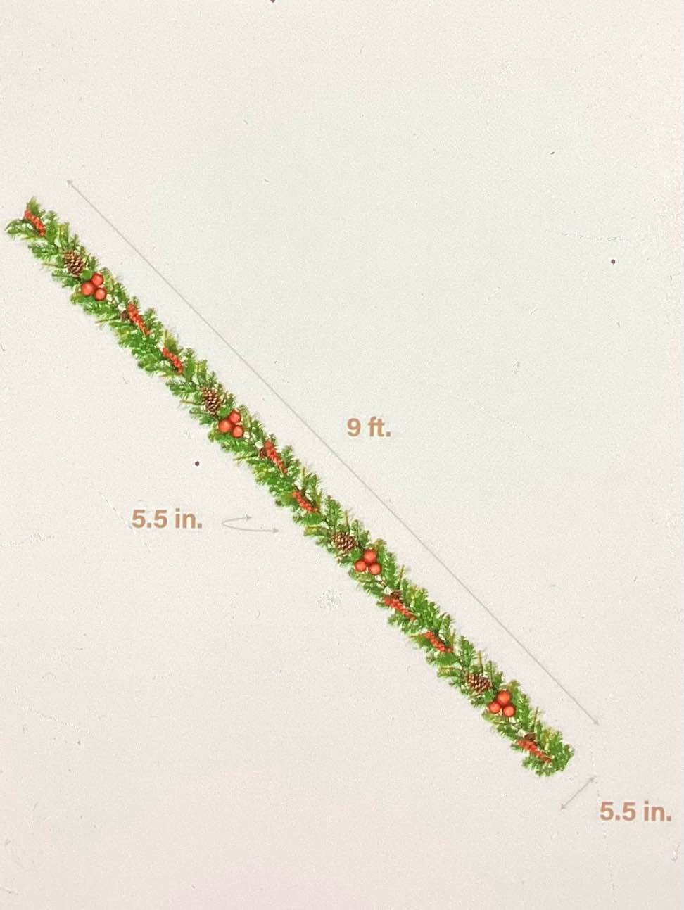 Condition photo showing Good Condition for fraser hill farm 9 foot boxwood garland