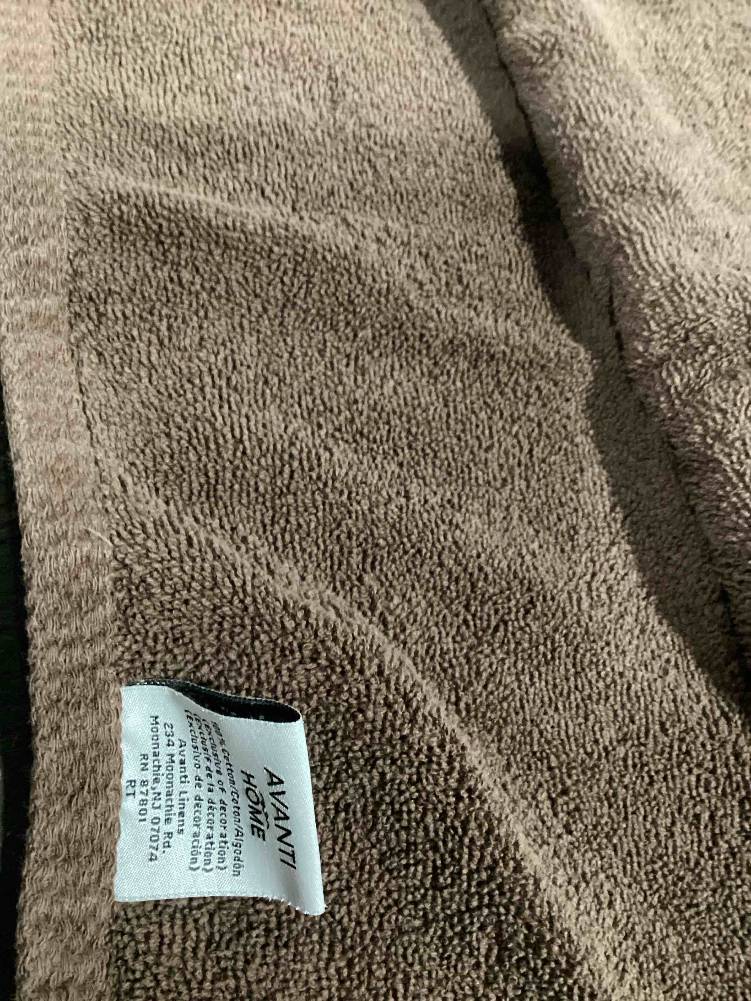 Condition photo showing Good Condition for avanti linens galaxy bath towel, mocha