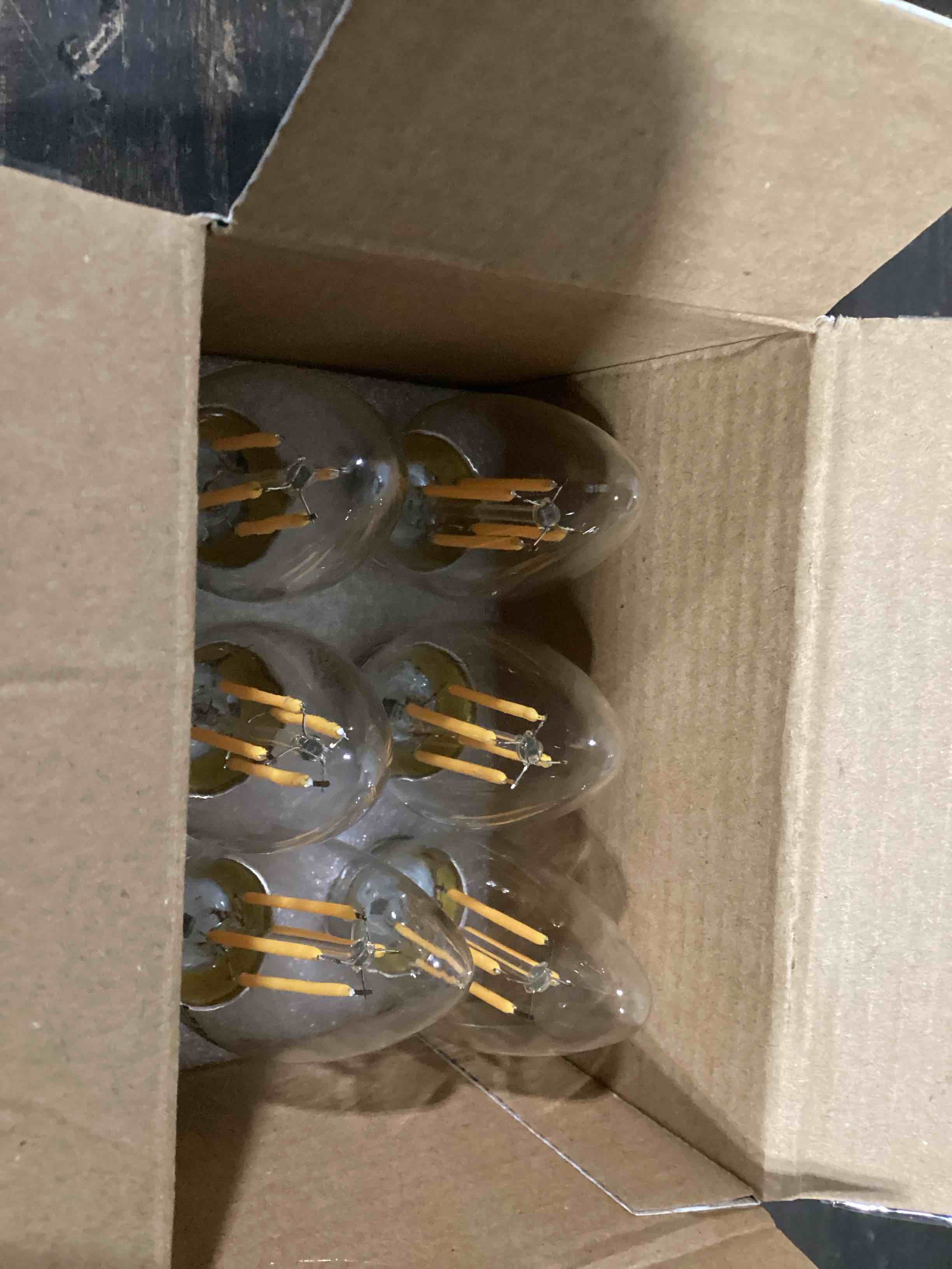 Condition photo showing Good Condition for b11 e26 led candelabra bulbs 4.5w(40 watt equivalent) 2700k warm white 450lm dimmable led filament chandelier light bulbs clear glass candle lamp for ceiling fan home decor 6 pack 2700k e26 6pack