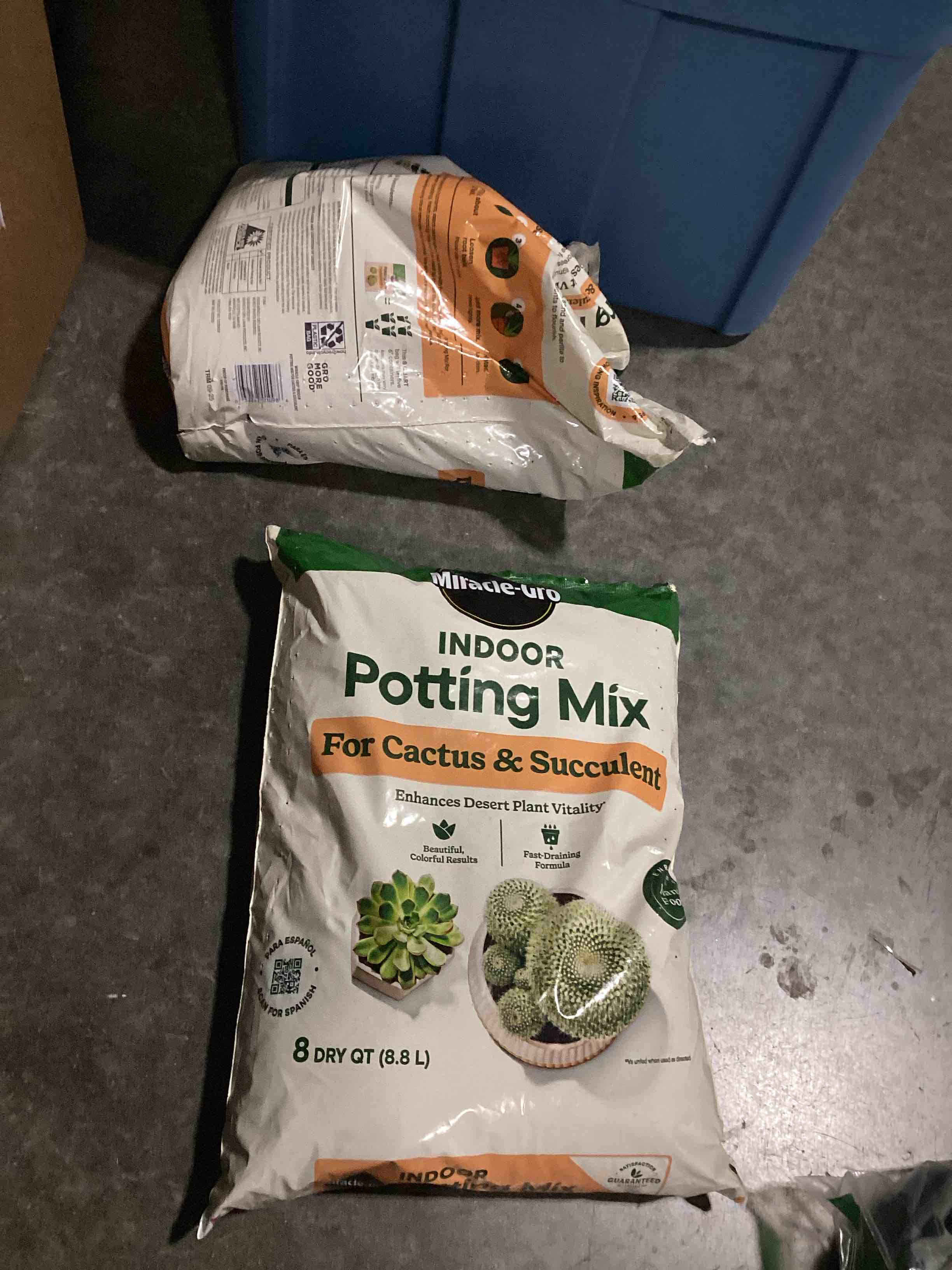 Condition photo showing Good Condition for miracle grow, indoor potting mix for cactus and succulent (2 pack)