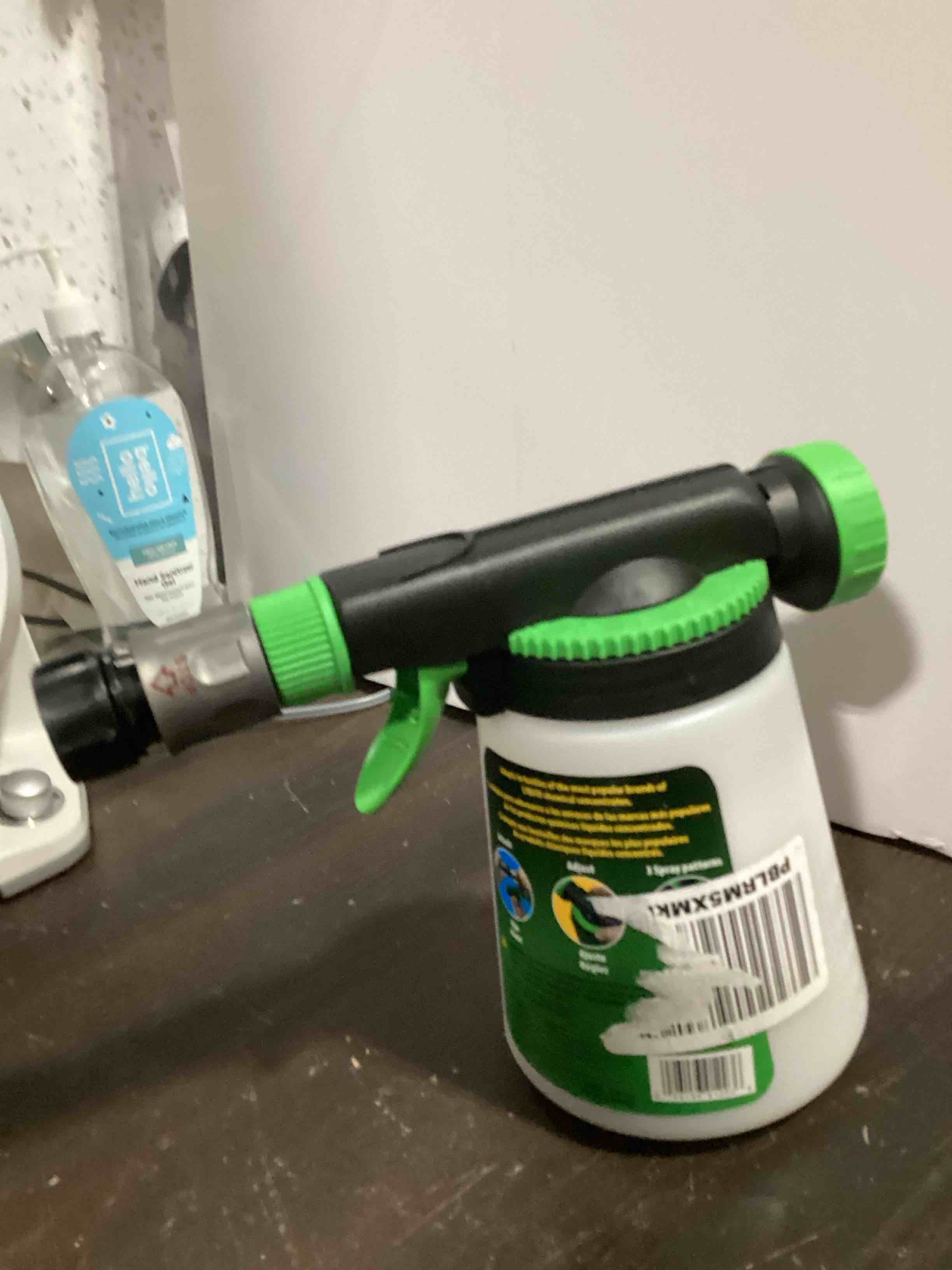 Condition photo showing Good Condition for 36he6 rl flo-master chameleon hose end sprayer, natural