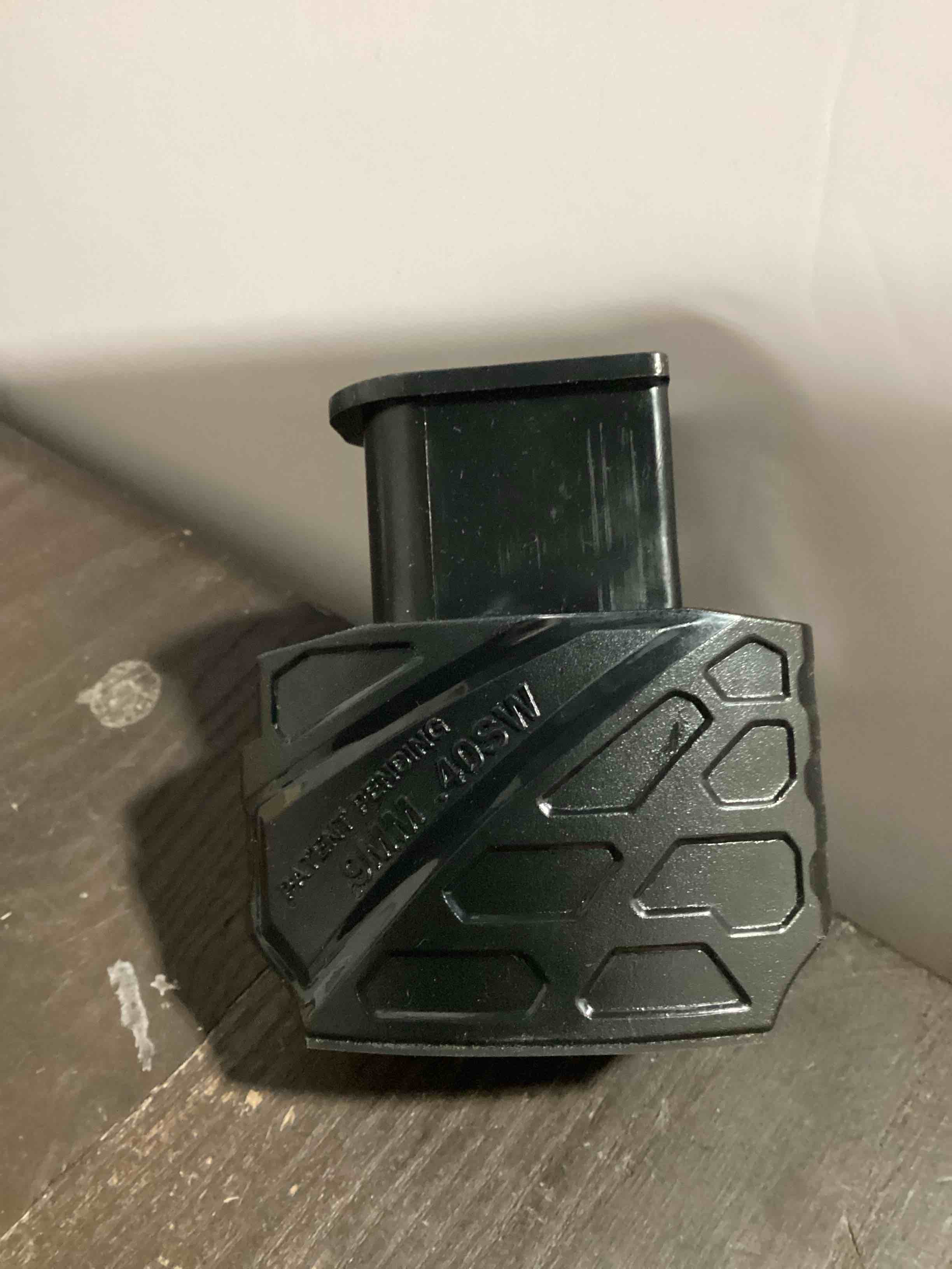 Condition photo showing Good Condition for ludex magazine speed loader for glock 9mm/.40.fits glock 17,18,19,22,23,24,26,27,34,35,45 and 47 black