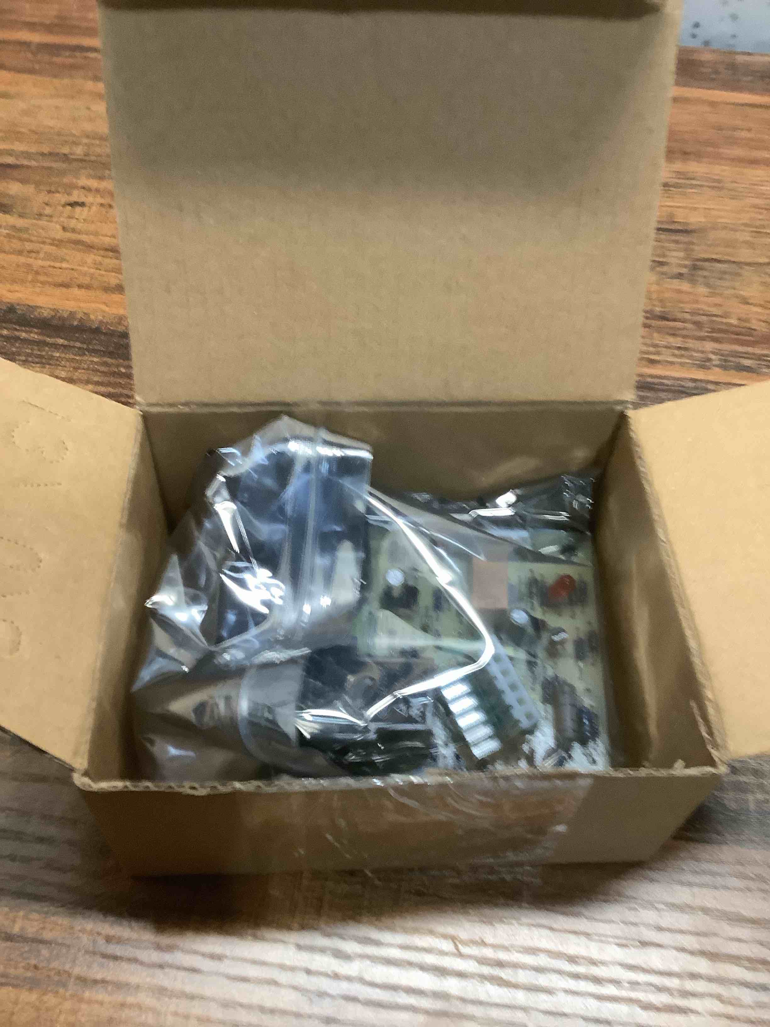 Condition photo showing Good Condition for 31501 33488 33727 RV Gas Furnace Ignition Circuit Control Board Compatible with Atwood Dometic Hydro Flame 7912-II 7916-II 7920-II 8012-II 85-I/II/III/IV 8900-I/II/III Series, Replace for 30575