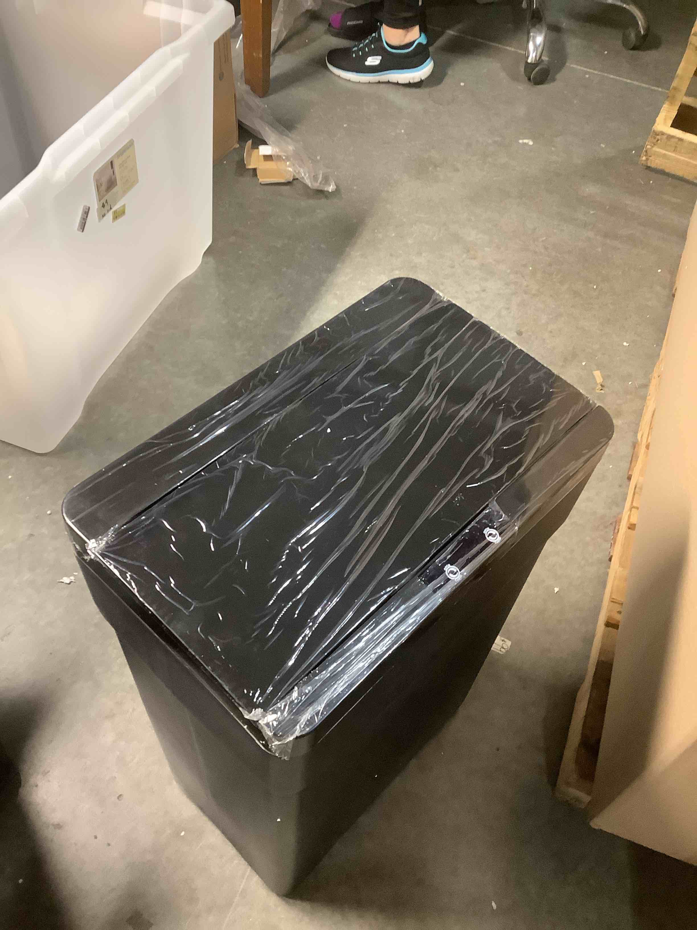 Condition photo showing Good Condition for 13 Gallon Trash Can Automatic Kitchen Trash Can Touch Free High-Capacity Garbage Can with Lid for Bedroom Bathroom Home Office 50 Liter (Black)