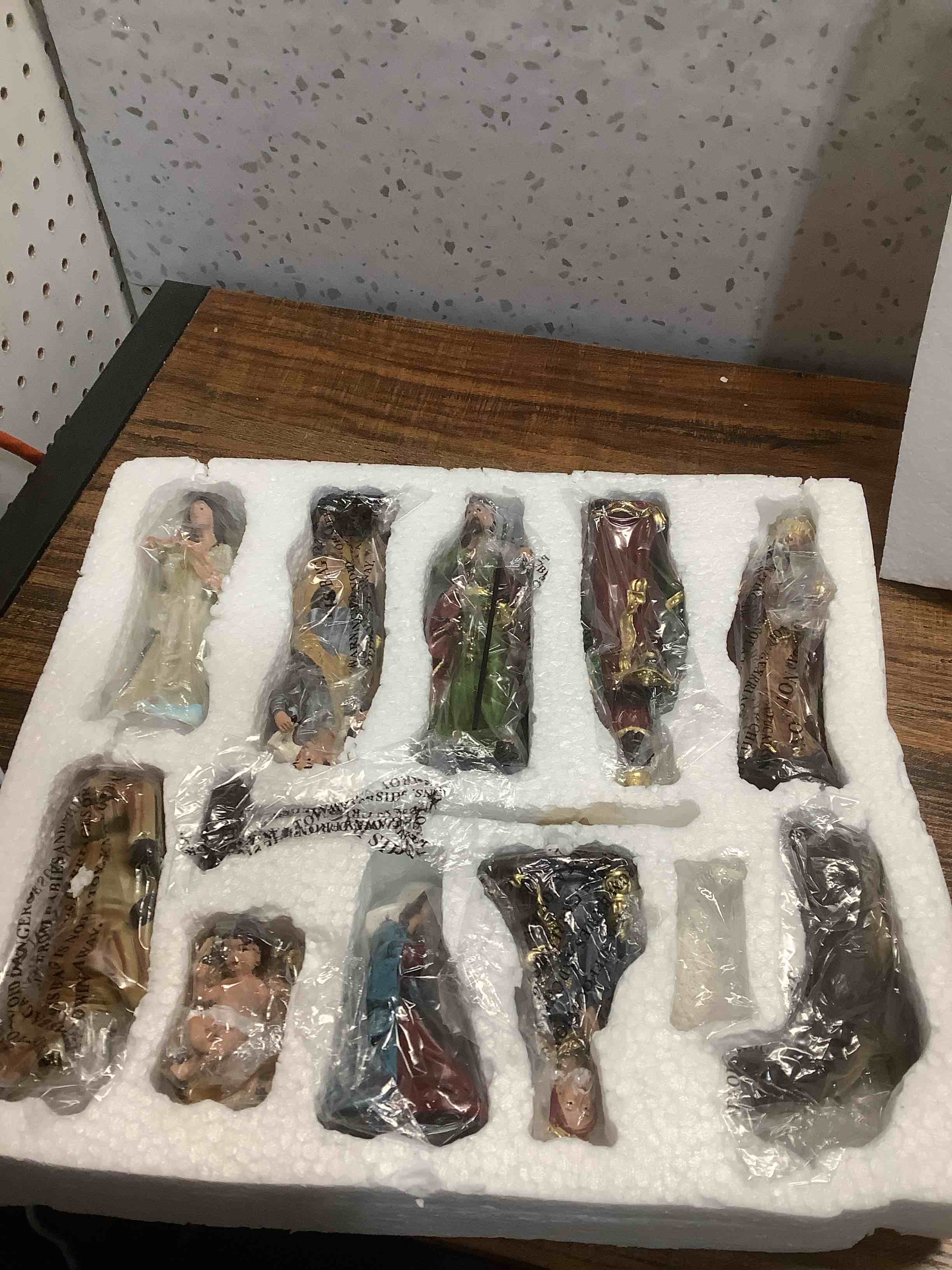 Condition photo showing Good Condition for 5.9 Inch Nativity Set for Christmas Indoor 13 Pieces - Exquisite Resin Craftsmanship Nativity Scene Figurines for Table Collection Holiday Decor