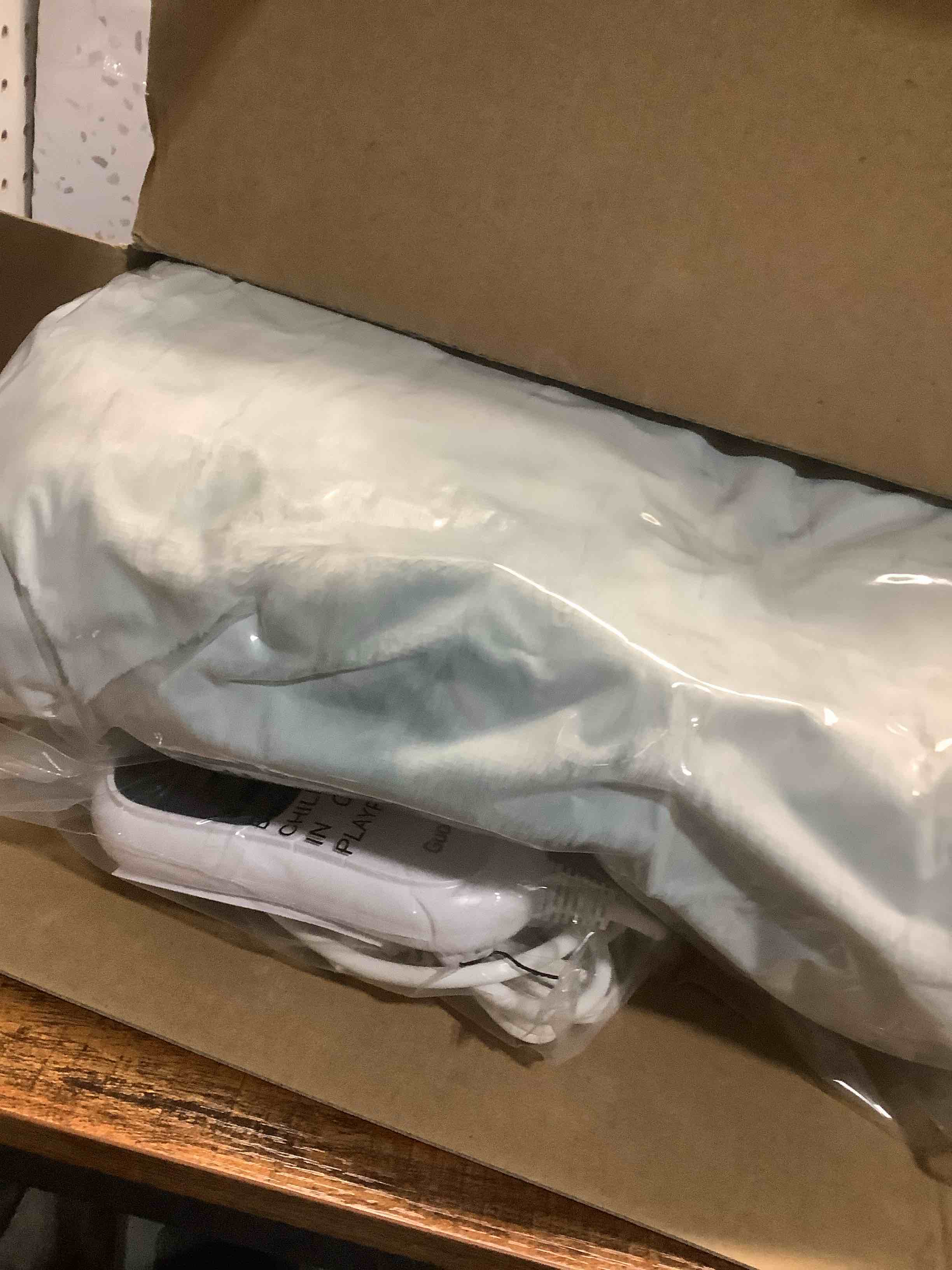 Condition photo showing Good Condition for Guohaoi Heated Blanket Electric Throw, Soft Faux Rabbit Fur Electric Blanket with 10 Heating Levels 5 Sitting Timer Auto Off, Cozy Warm Heating Blankets, Machine Washable(50"×60" Blue) Blue 50''*60''