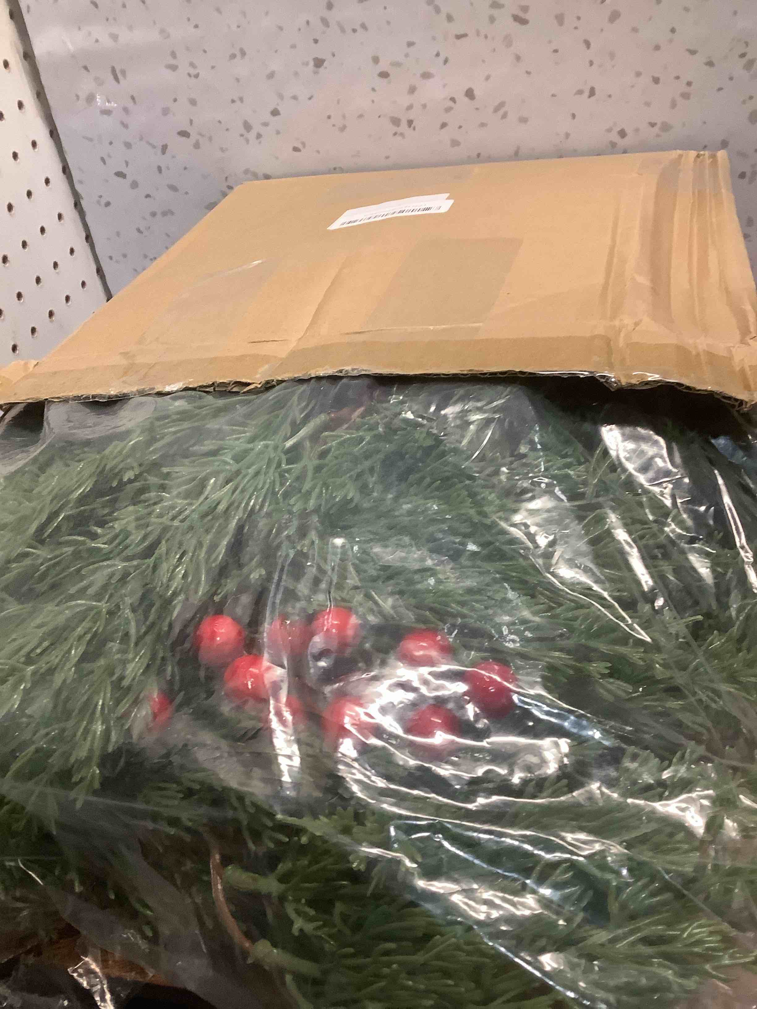 Condition photo showing Good Condition for 6FT Artificial Cedar Christmas Garland for Mantle Christmas Decorations Real Touch Realistic Greenery Faux Pine Garlands for Xmas Home Decoration Fake Winter Indoor Outdoor Garland Door Decor Red Fruit With Pine Cone 6FT