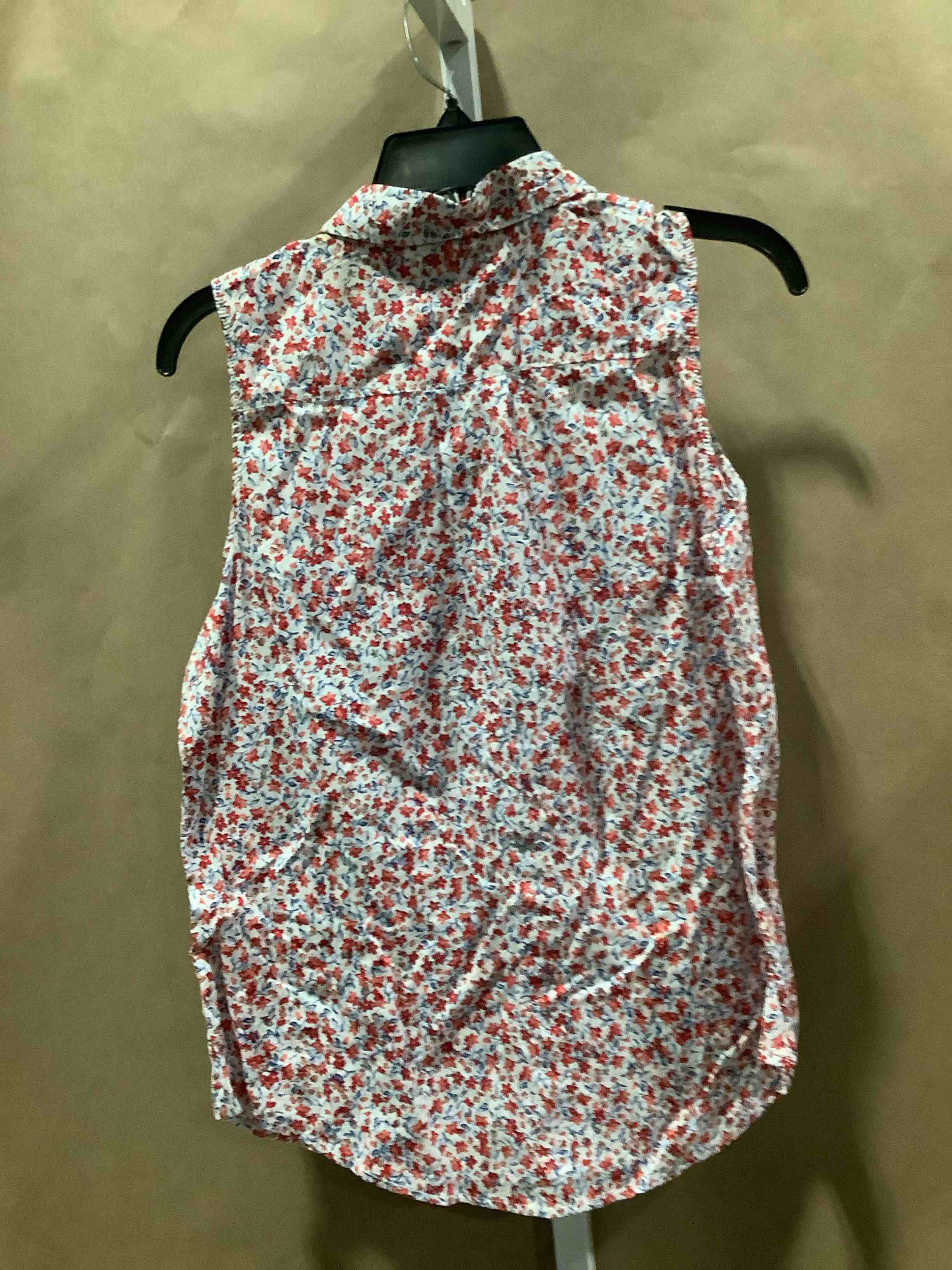 Condition photo showing New/Like New for st john’s bay sleeveless button down petite size x-large 