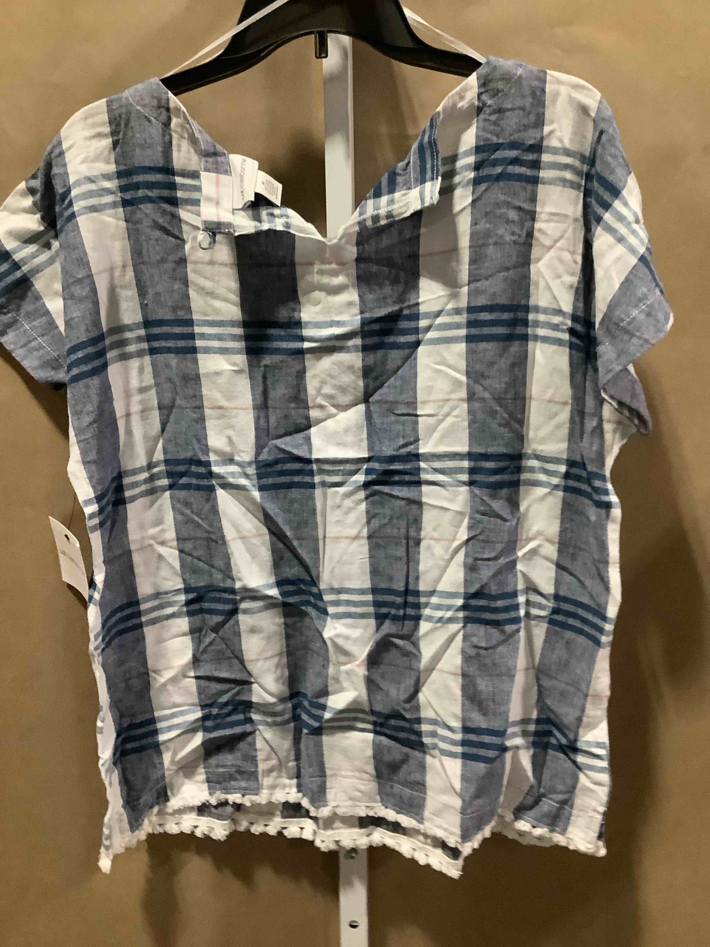 Condition photo showing New/Like New for liz claiborne linen cotton light weight top  size medium
